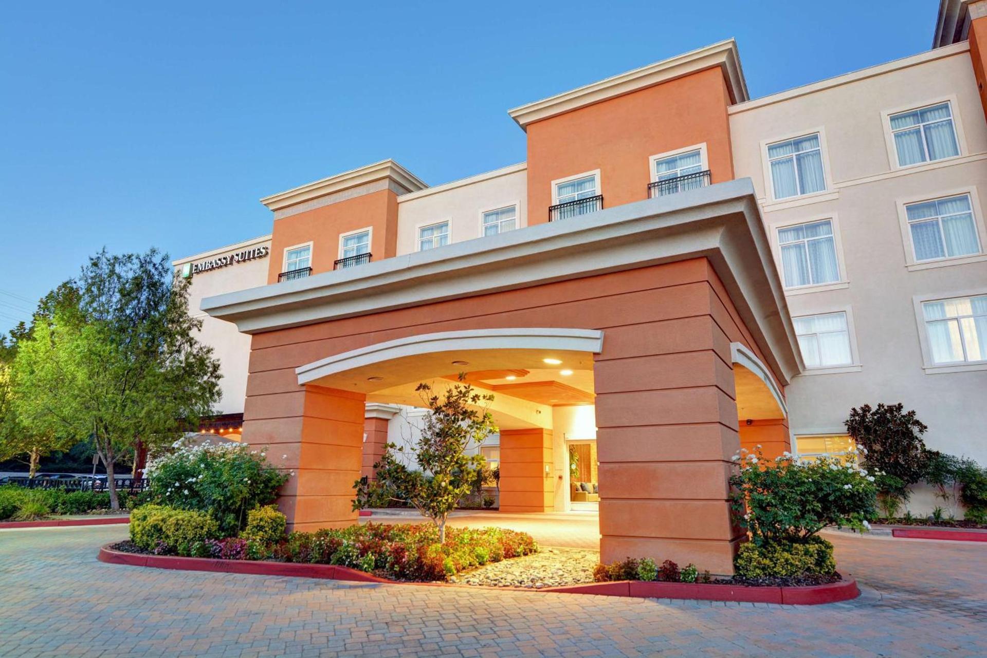 Embassy Suites Valencia photo 3