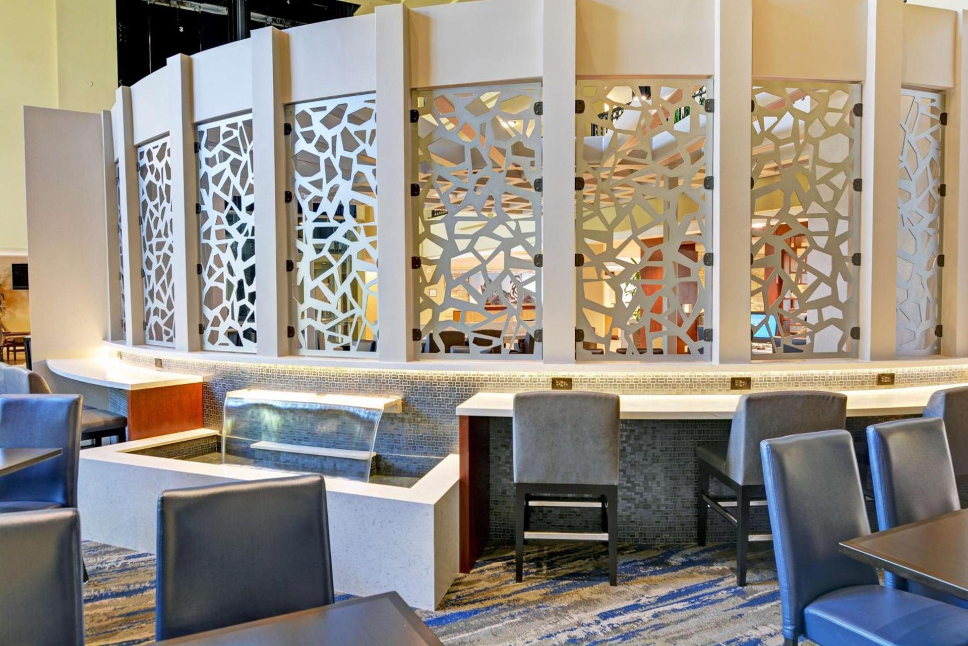 Embassy Suites Valencia photo 14