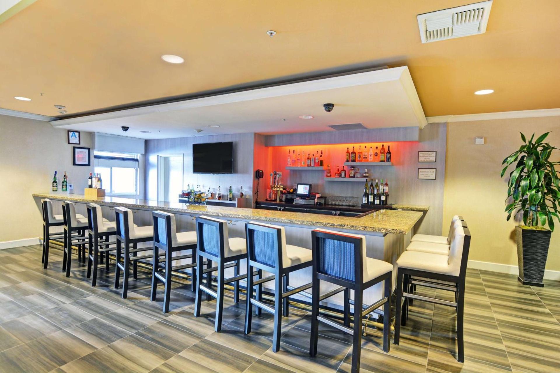 Embassy Suites Valencia photo 30