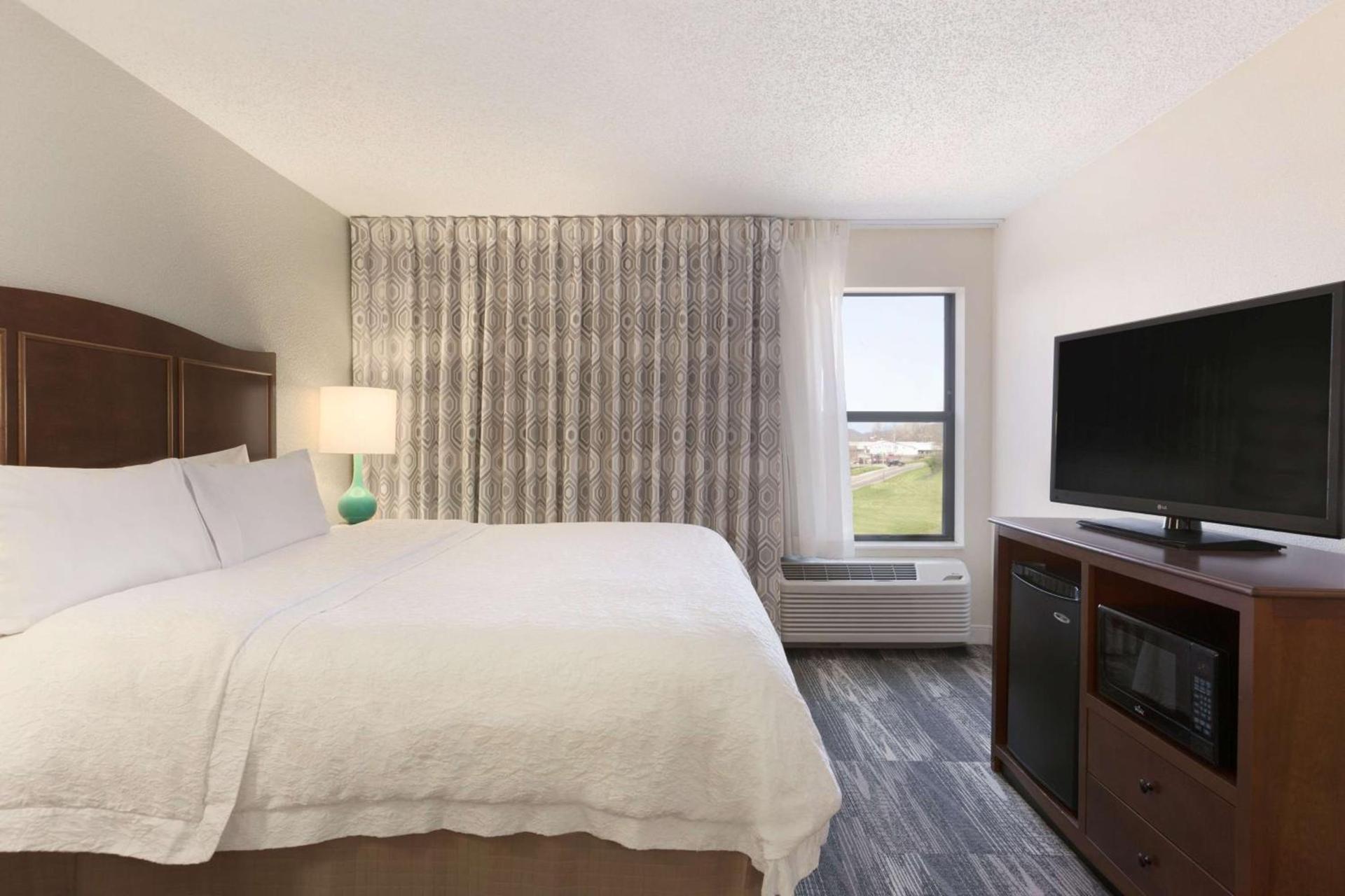 Hampton Inn Zanesville photo 12