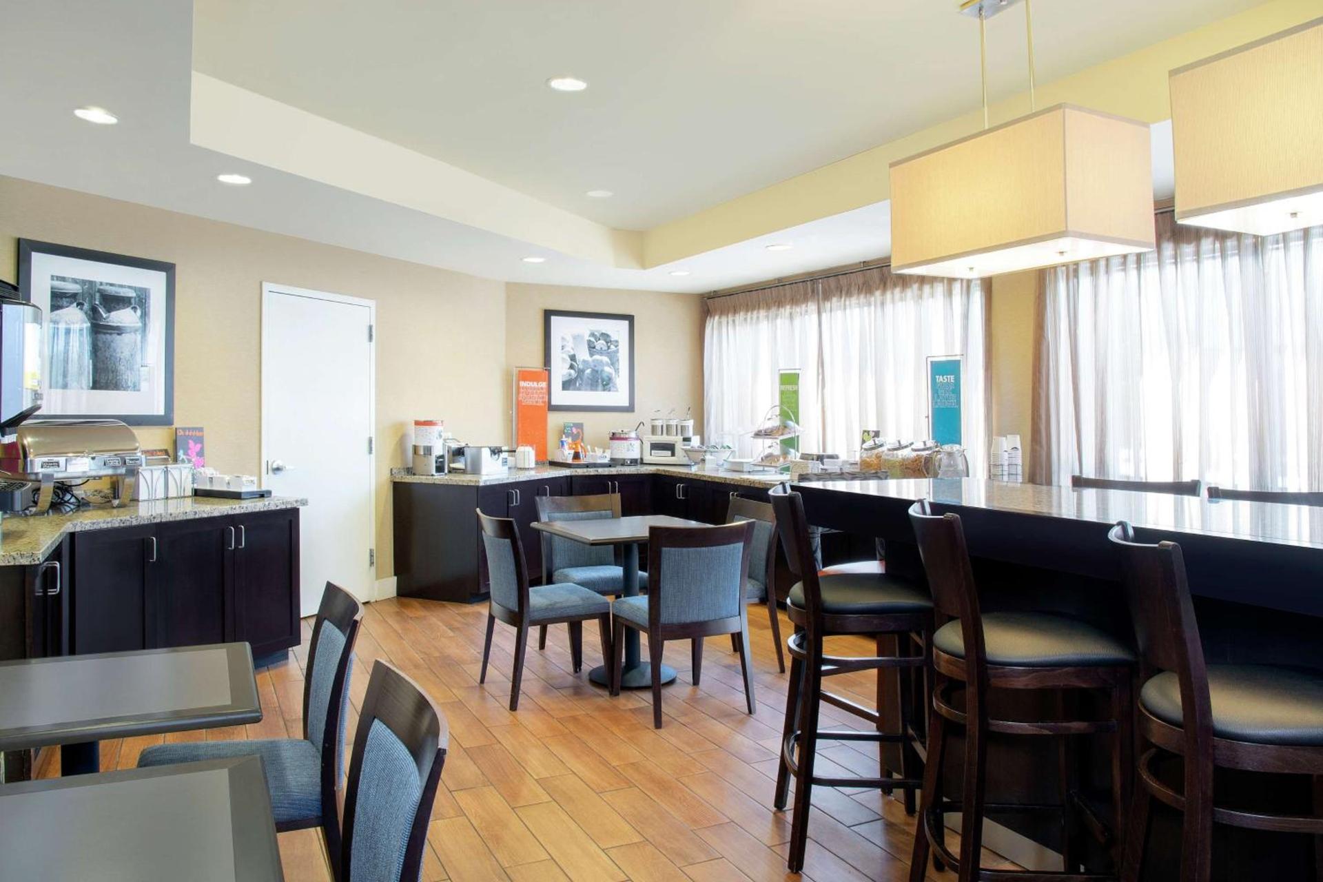 Hampton Inn Merrillville photo 11
