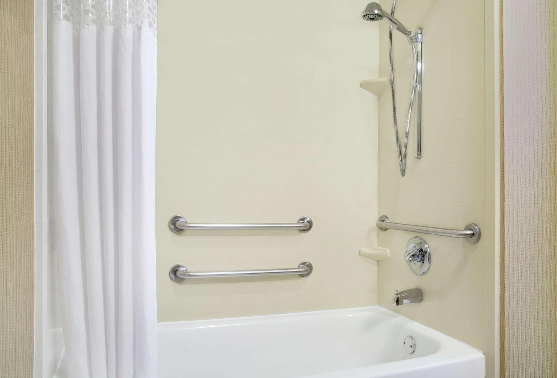 Hampton Inn Merrillville photo 27