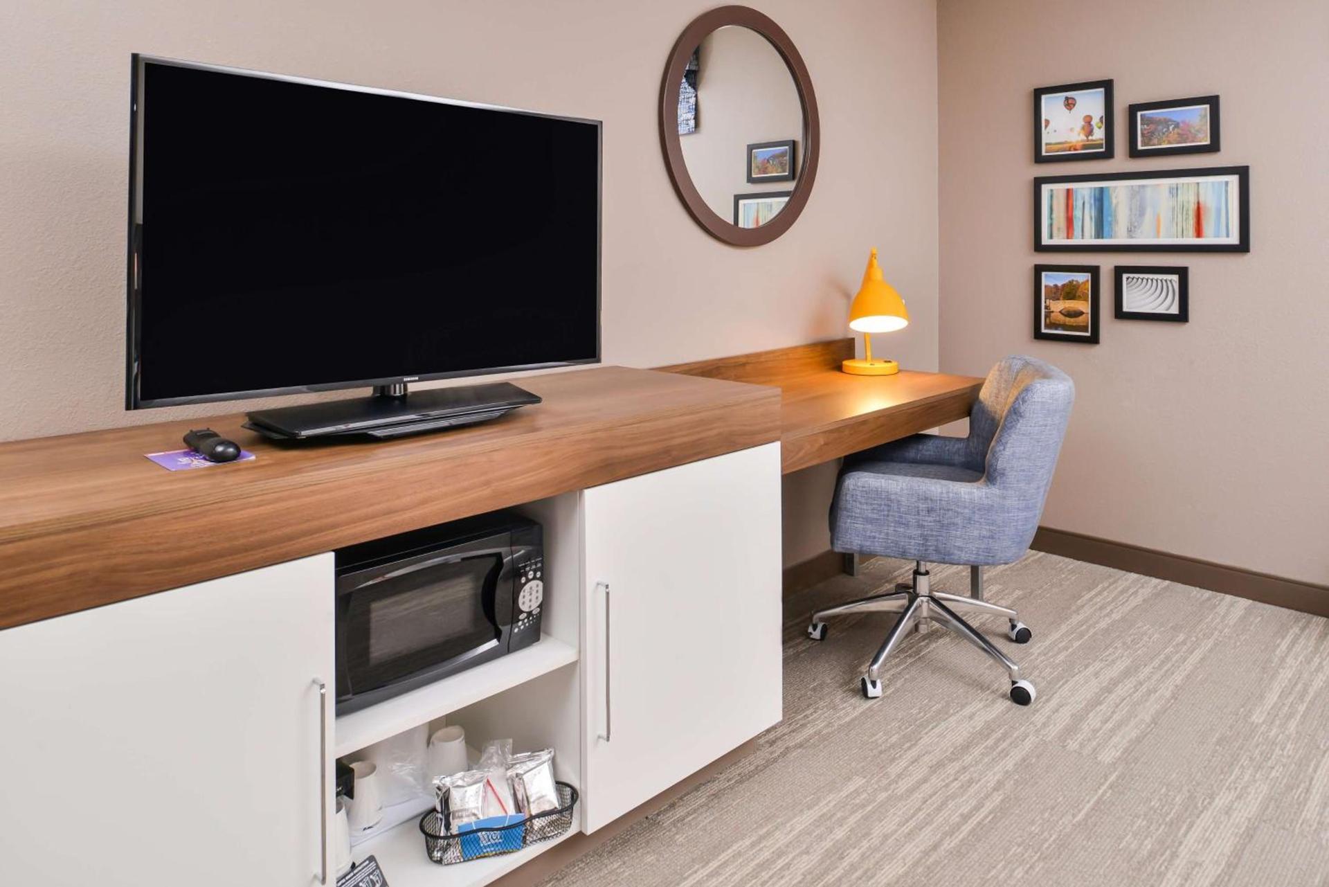 Hampton Inn Statesville photo 40