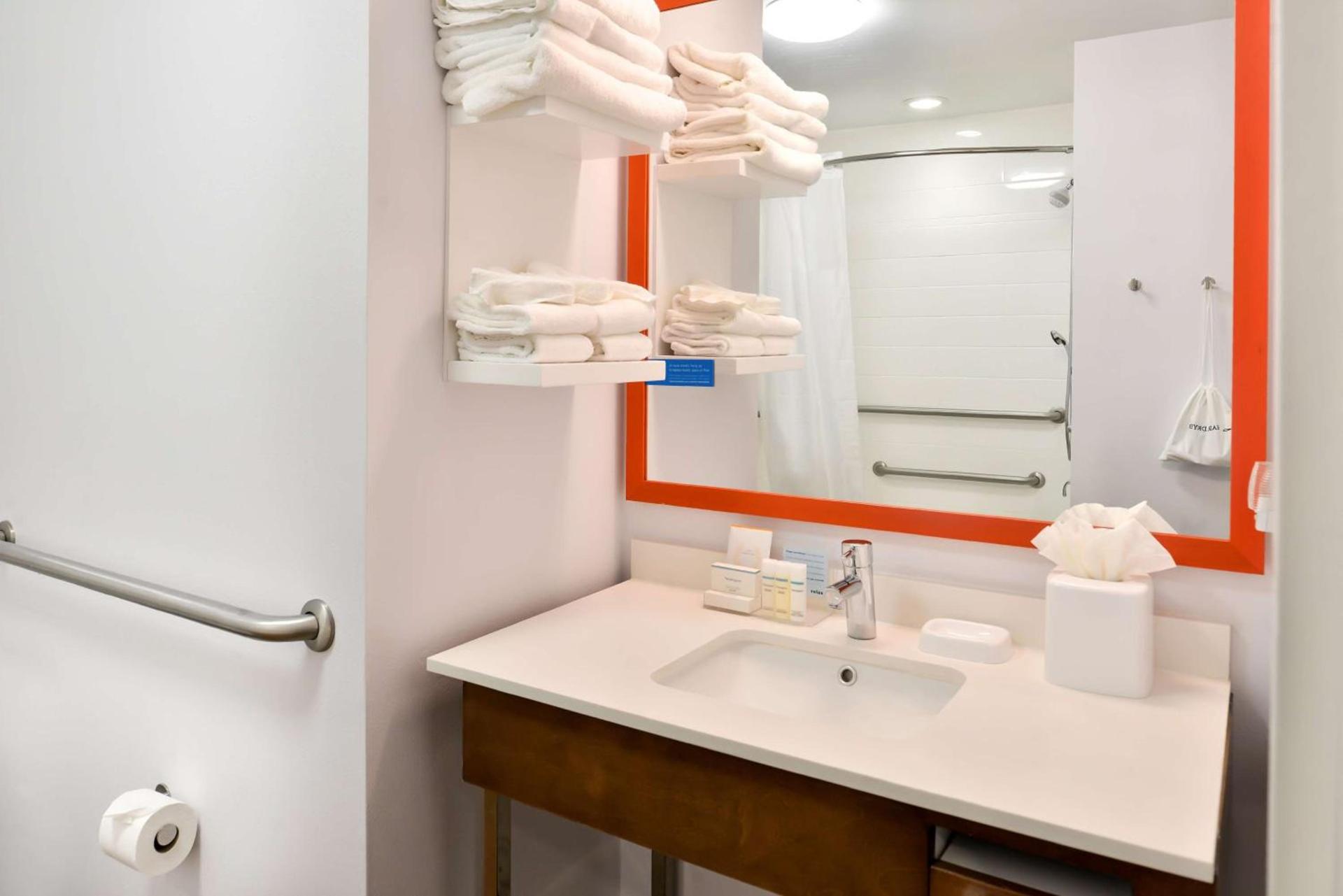 Hampton Inn Statesville photo 42