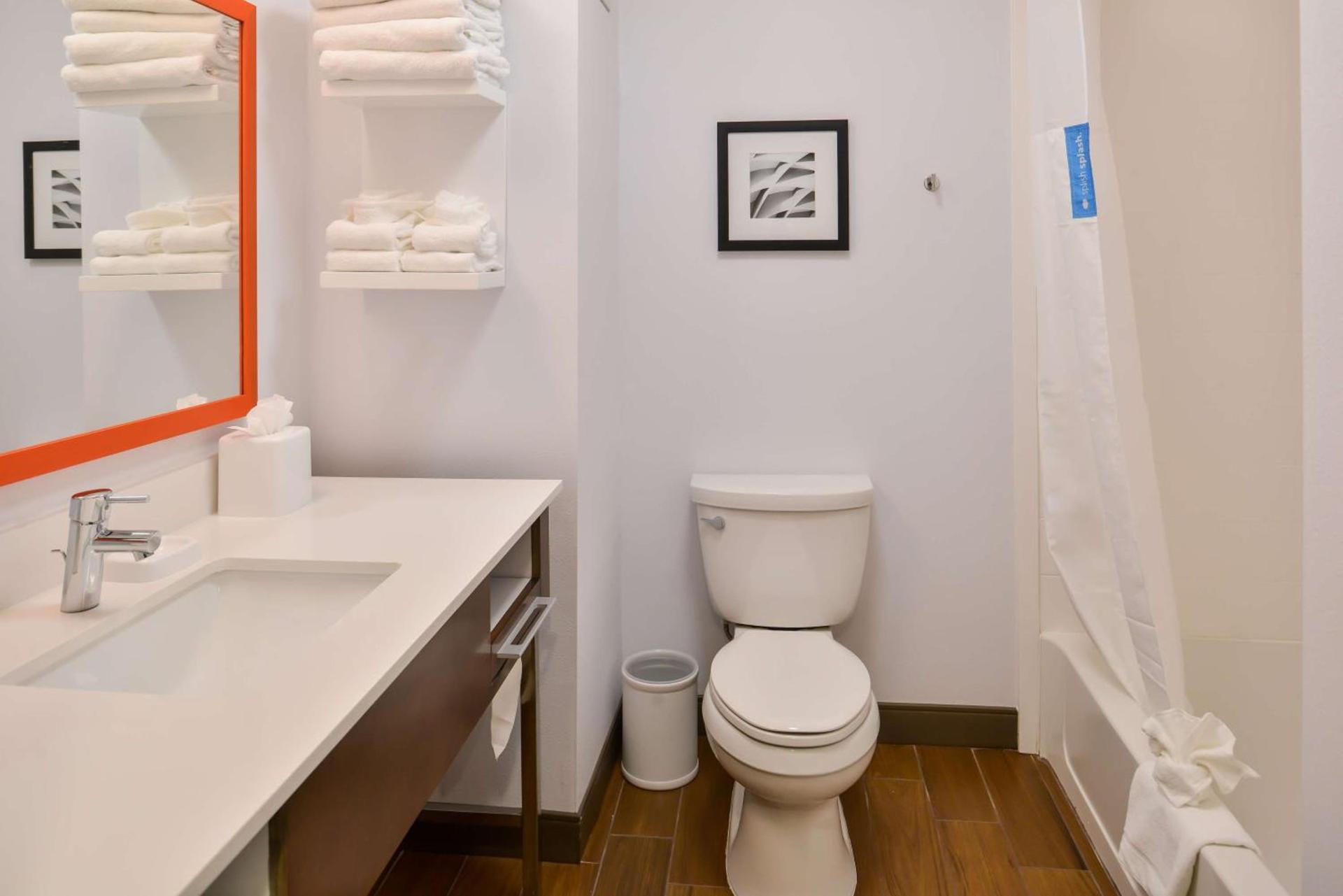 Hampton Inn Statesville photo 50