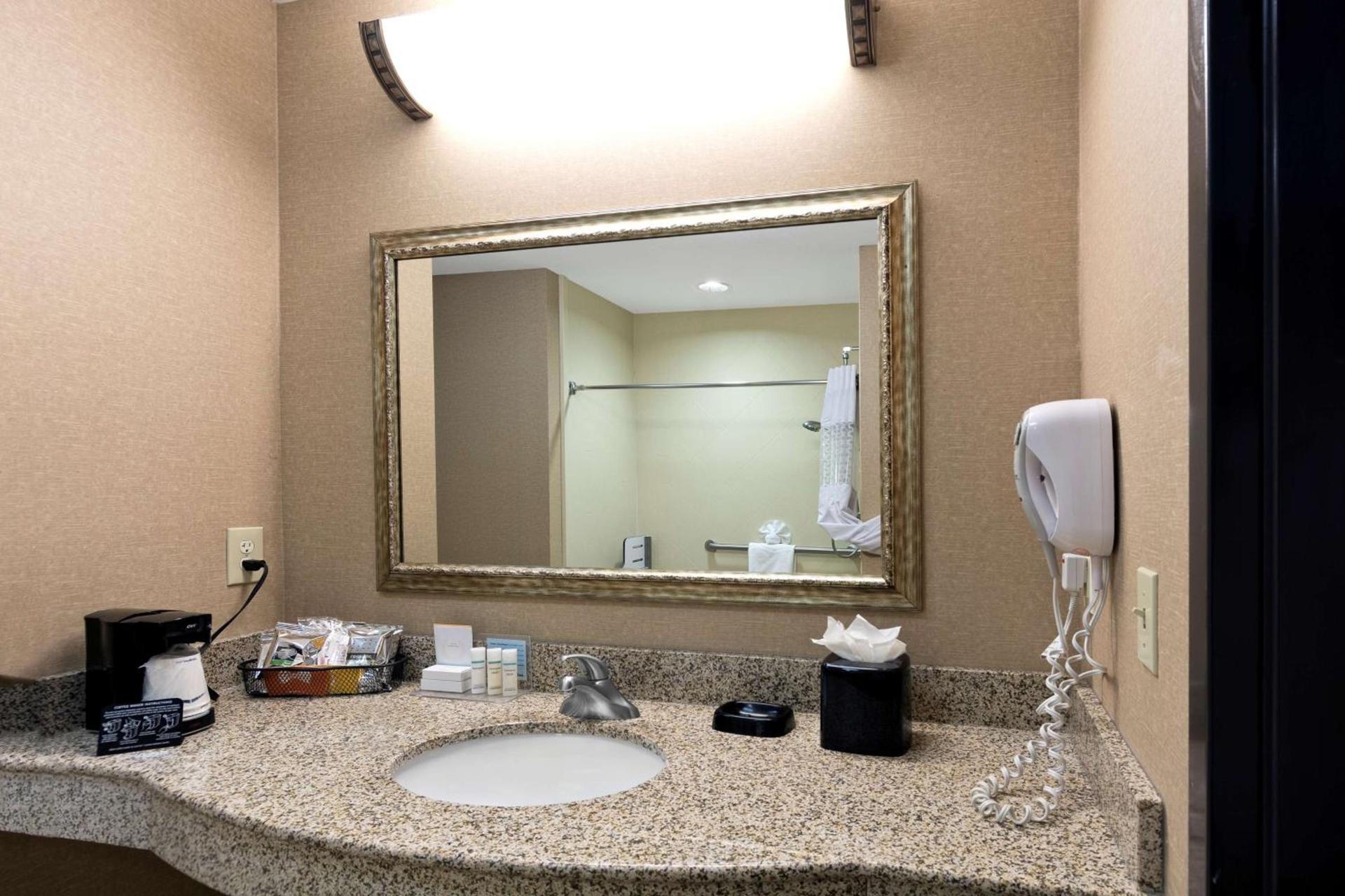 Hampton Inn Statesville photo 60