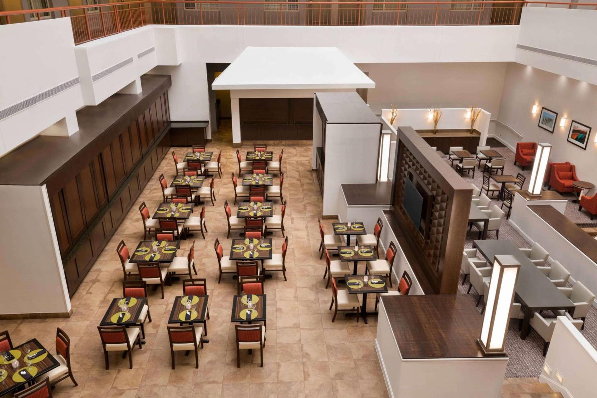 Embassy Suites by Hilton Baltimore at BWI Airport photo 4
