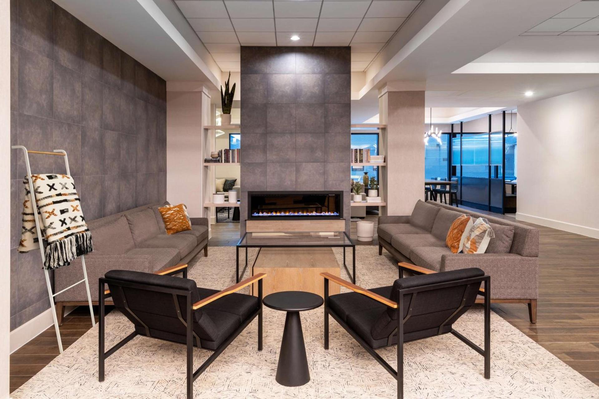 DoubleTree by Hilton Denver Cherry Creek, CO photo 5