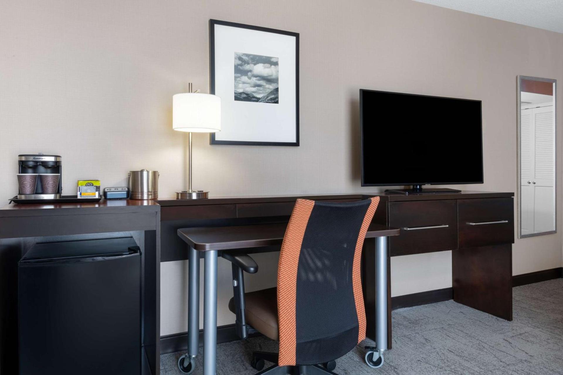 DoubleTree by Hilton Denver Cherry Creek, CO photo 24
