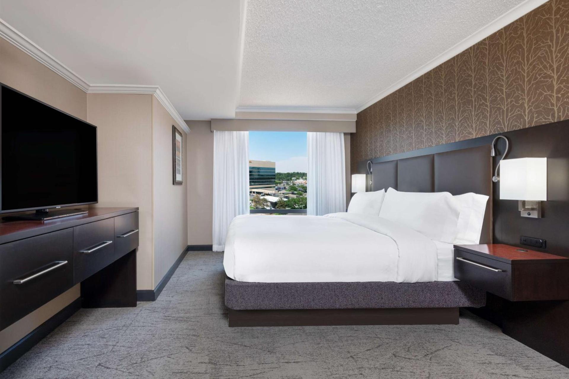 DoubleTree by Hilton Denver Cherry Creek, CO photo 28