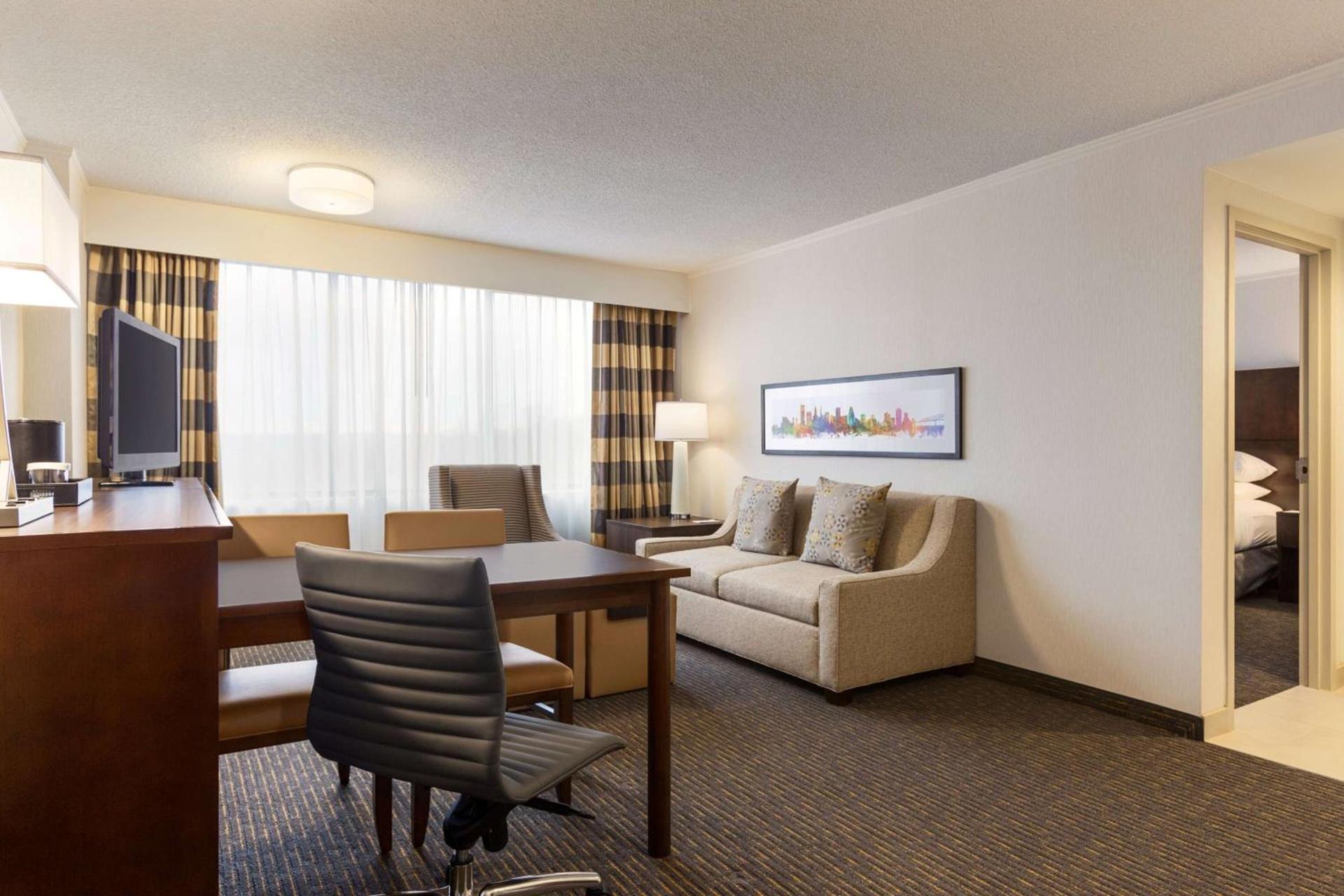 Embassy Suites by Hilton Baltimore at BWI Airport photo 32