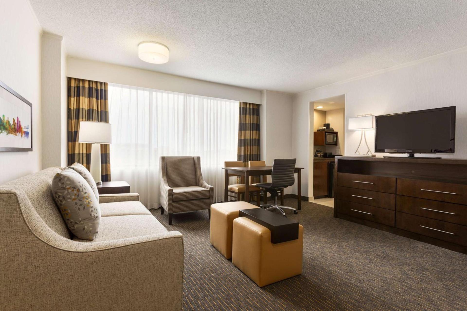 Embassy Suites by Hilton Baltimore at BWI Airport photo 33