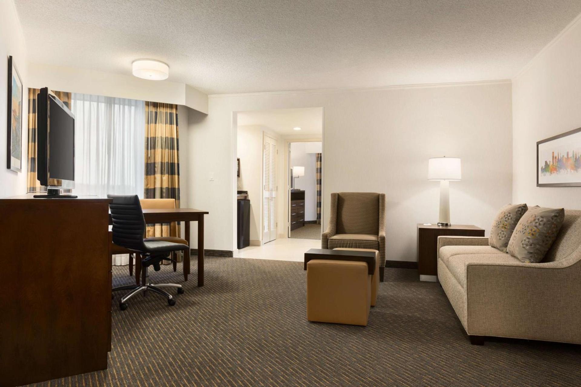 Embassy Suites by Hilton Baltimore at BWI Airport photo 35