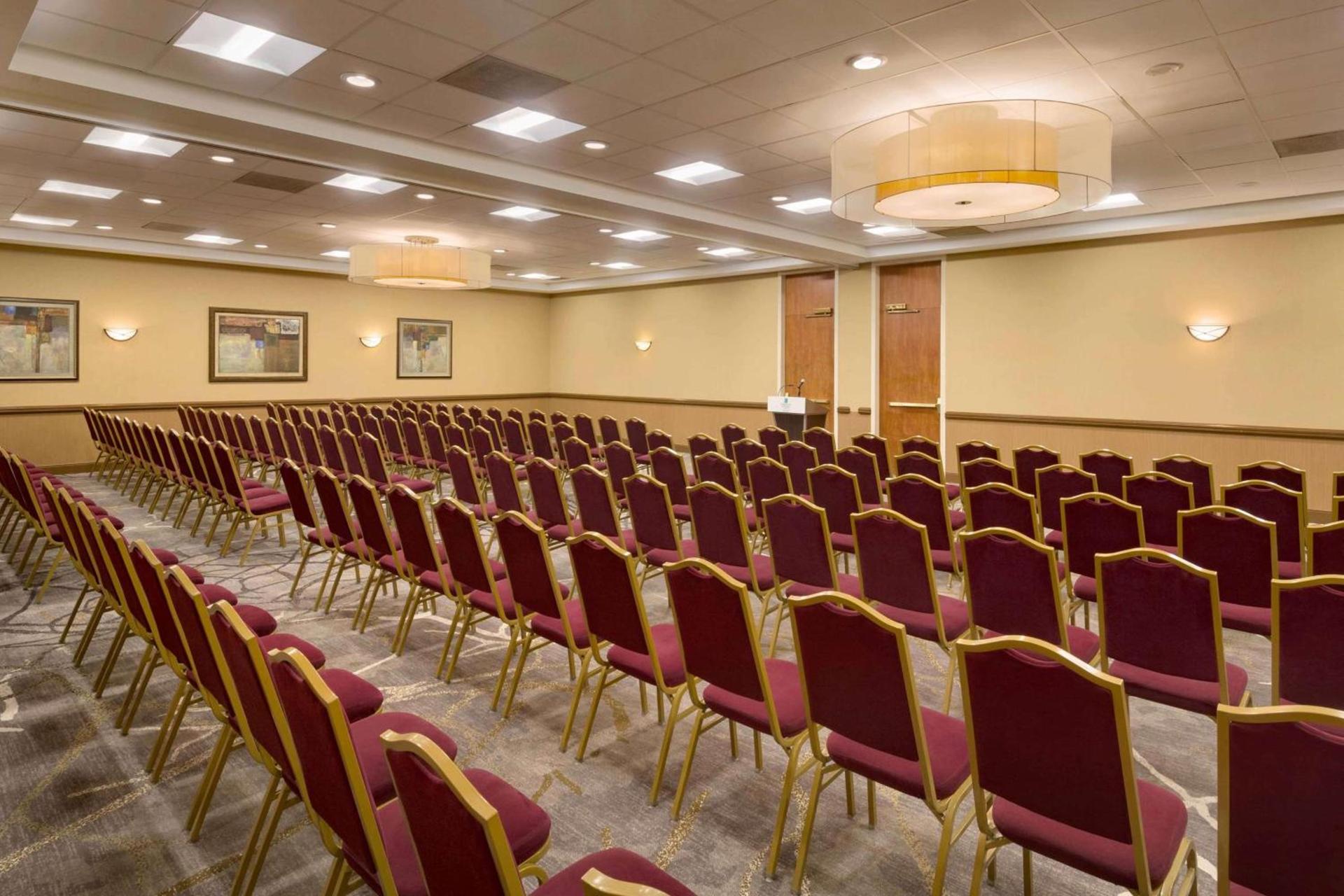 Embassy Suites by Hilton Baltimore at BWI Airport photo 43