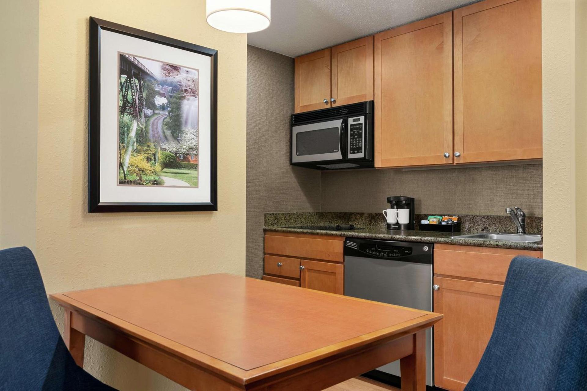Homewood Suites by Hilton Allentown-Bethlehem Airport photo 25