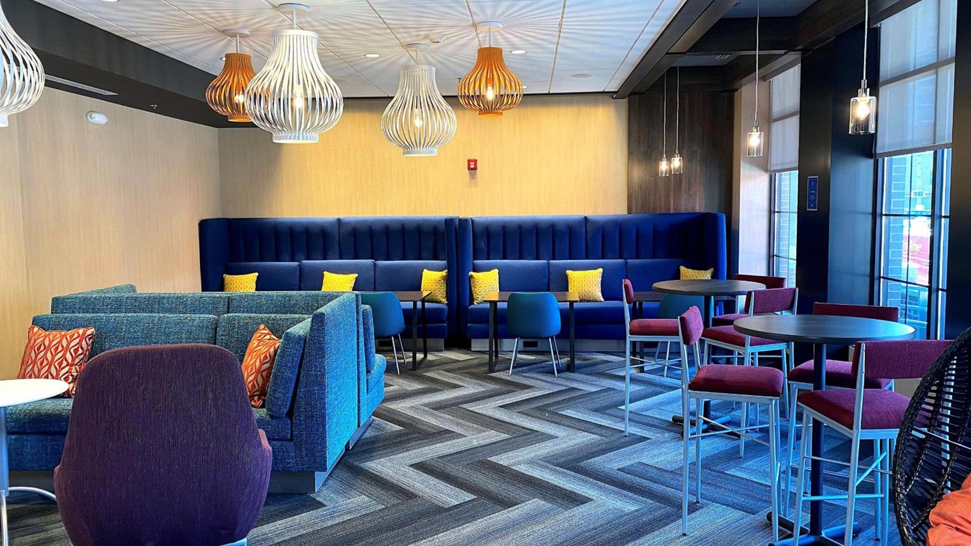 Tru By Hilton Baltimore Harbor East photo 4