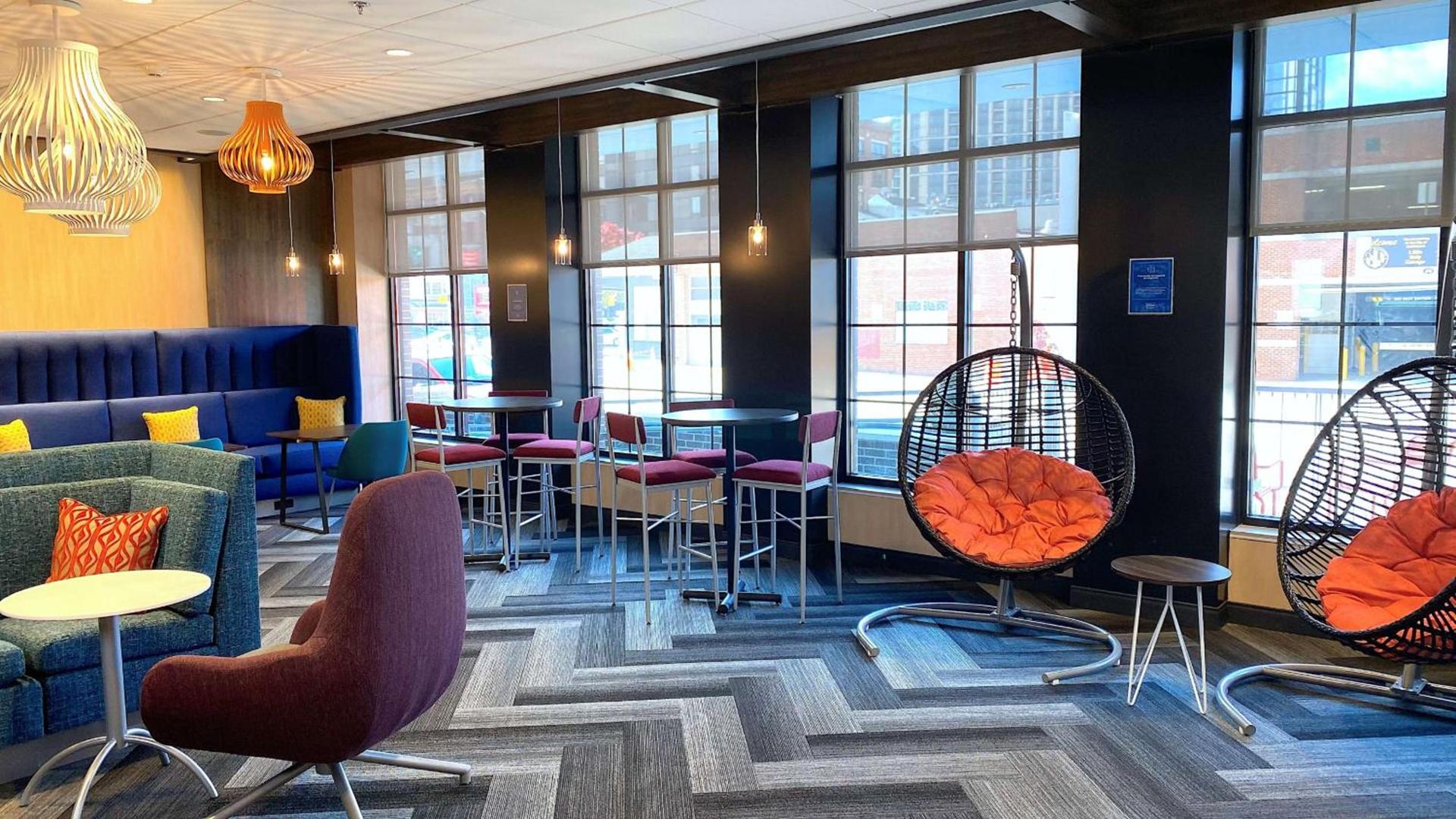 Tru By Hilton Baltimore Harbor East photo 5
