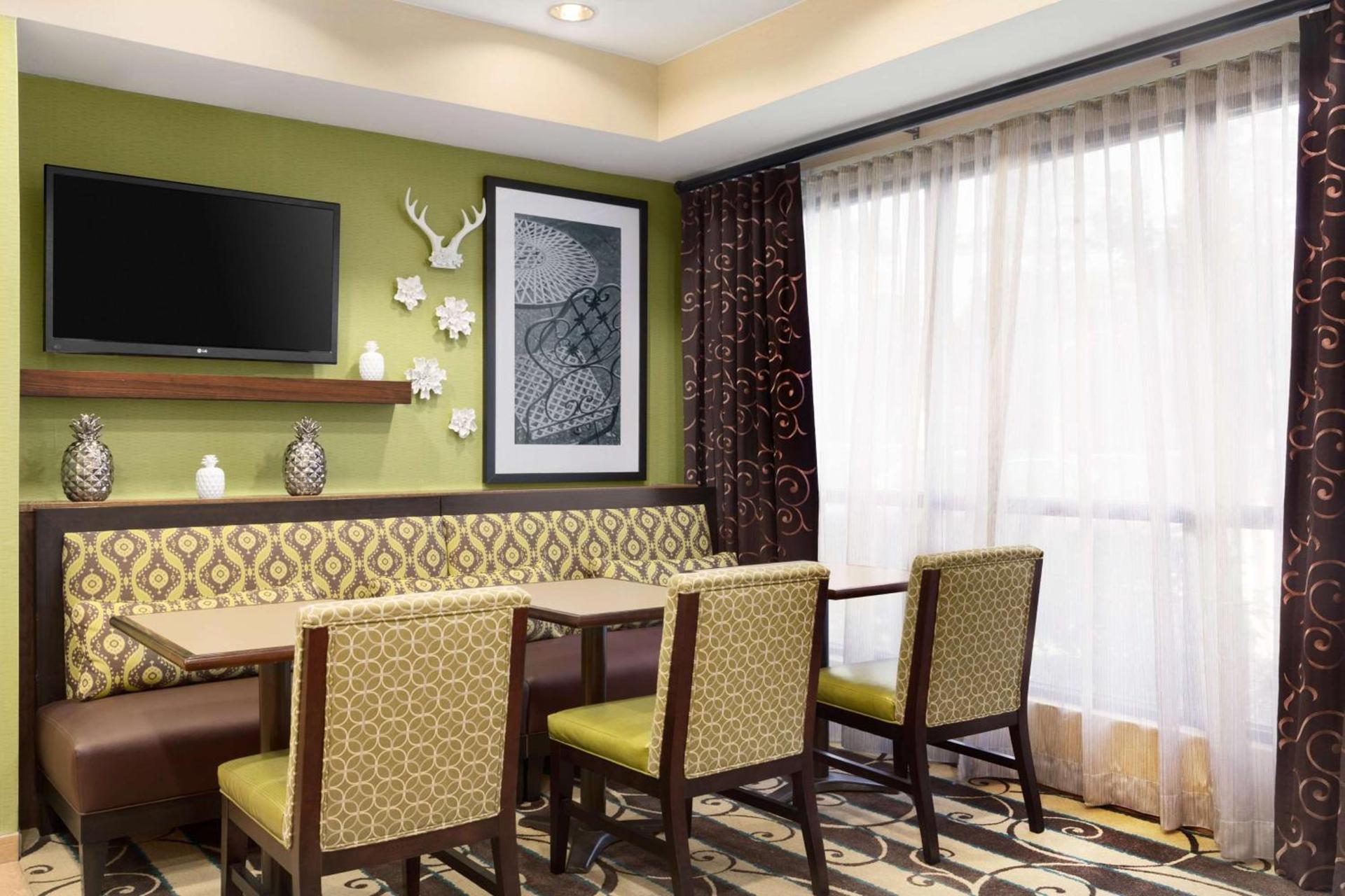 Hampton Inn Houston Willowbrook Mall photo 4