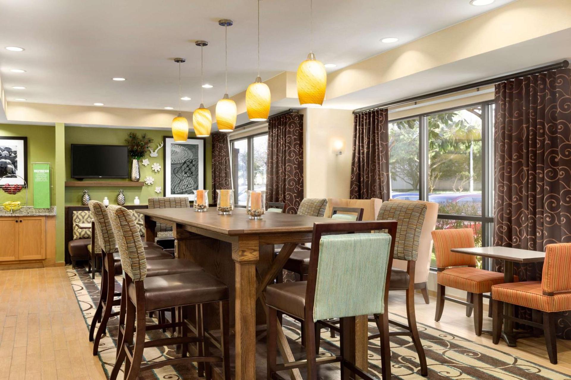 Hampton Inn Houston Willowbrook Mall photo 9