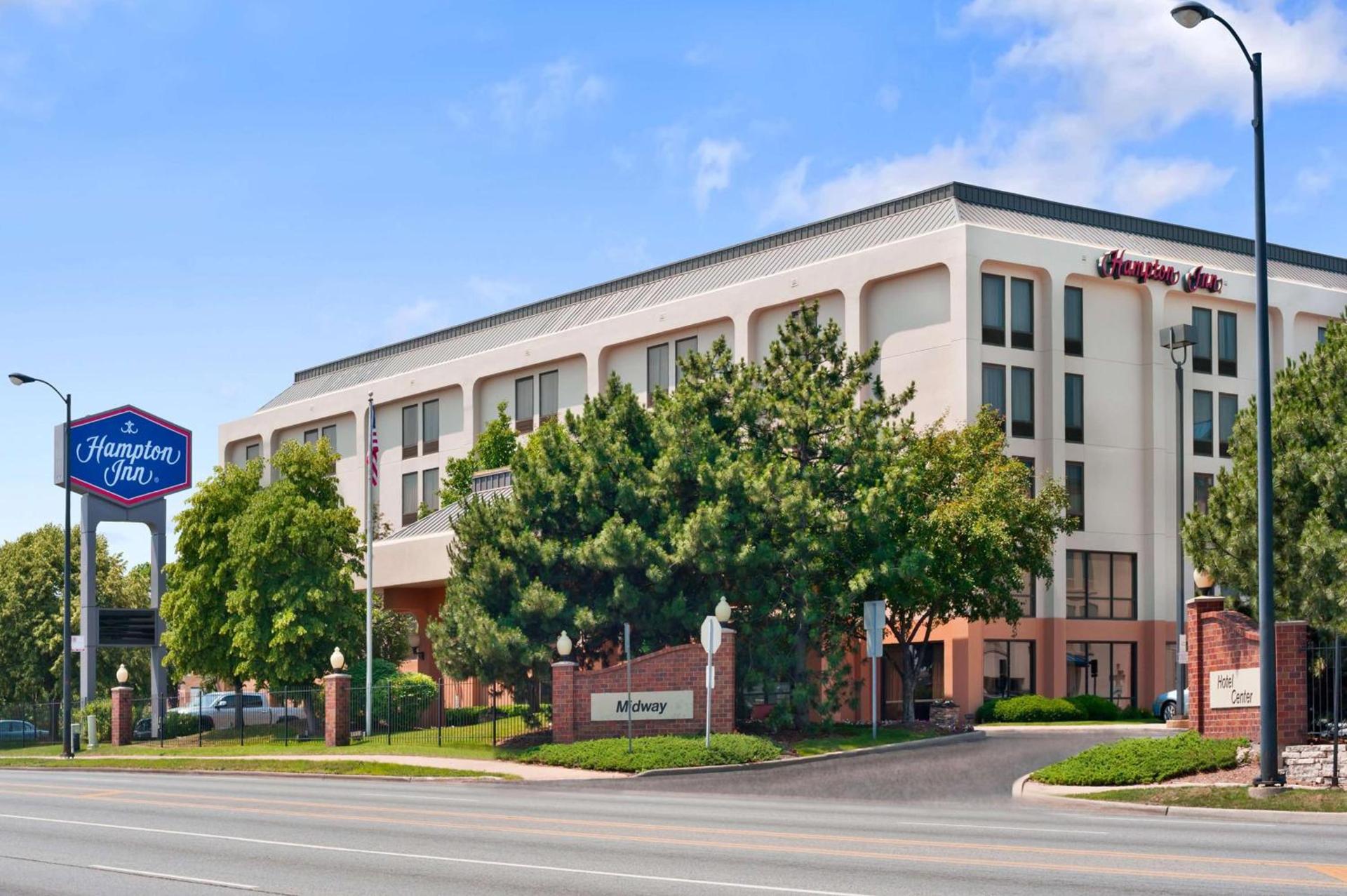Hampton Inn Chicago-Midway Airport photo 1