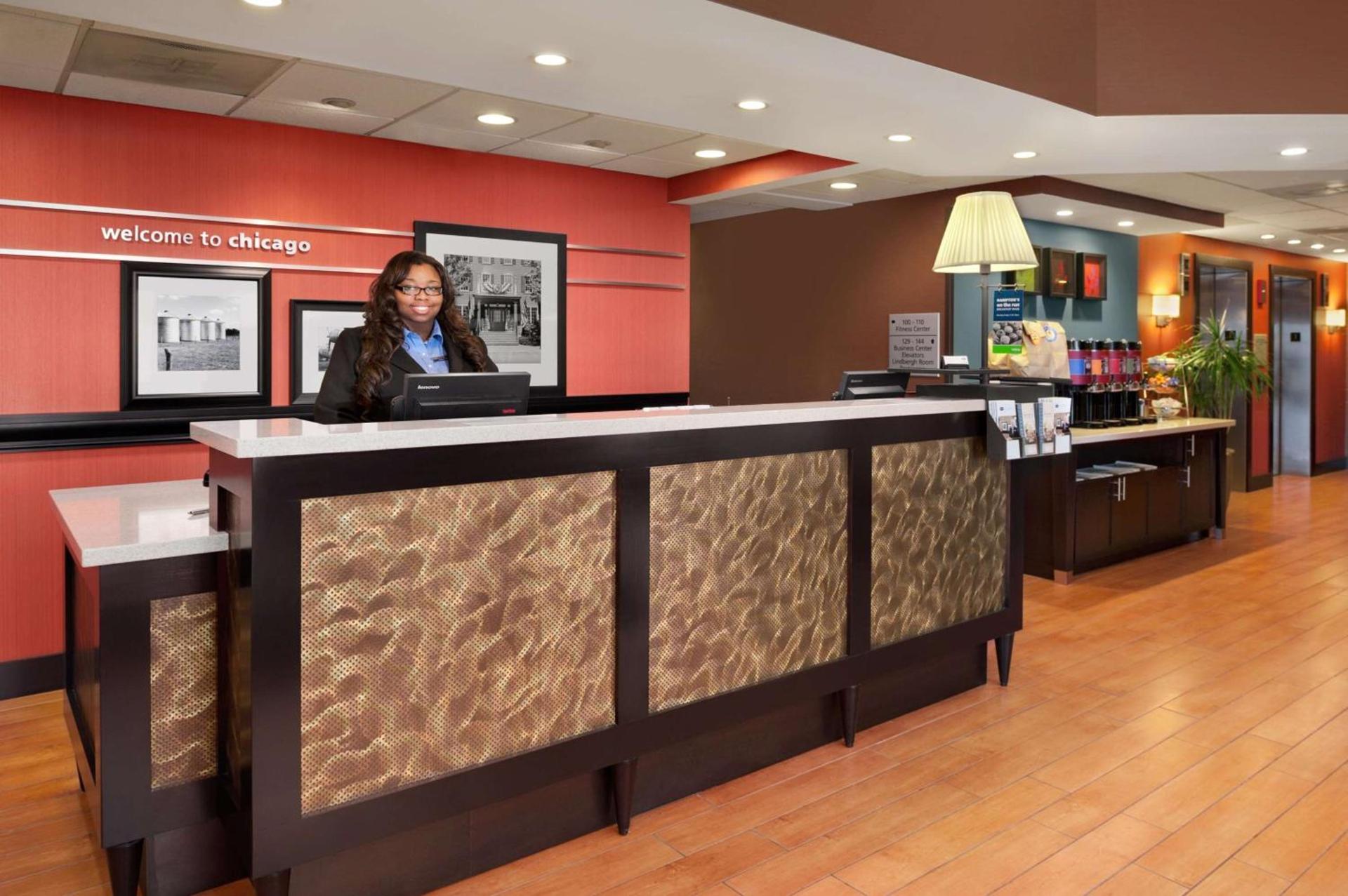 Hampton Inn Chicago-Midway Airport photo 2