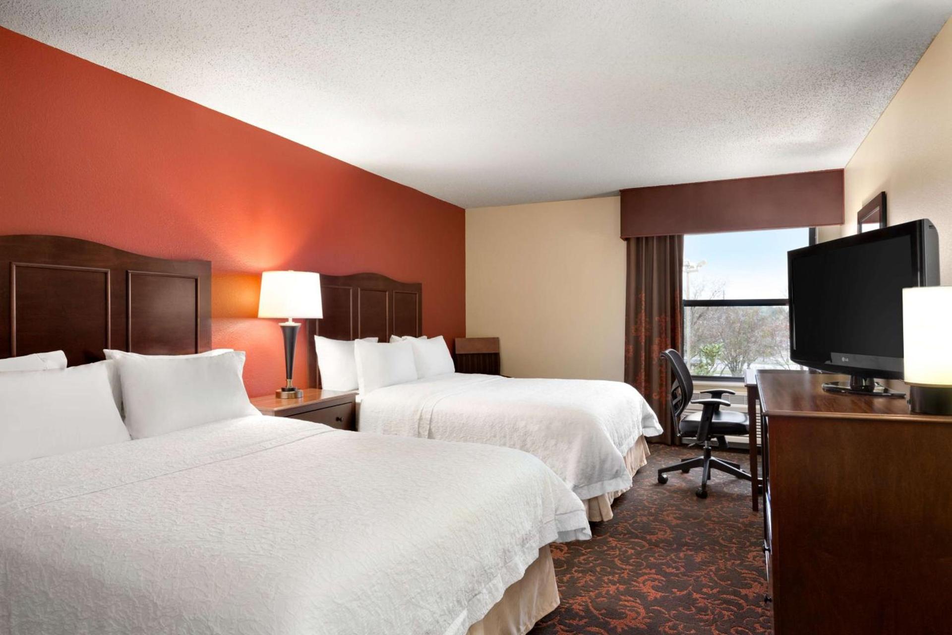 Hampton Inn Houston Willowbrook Mall photo 13