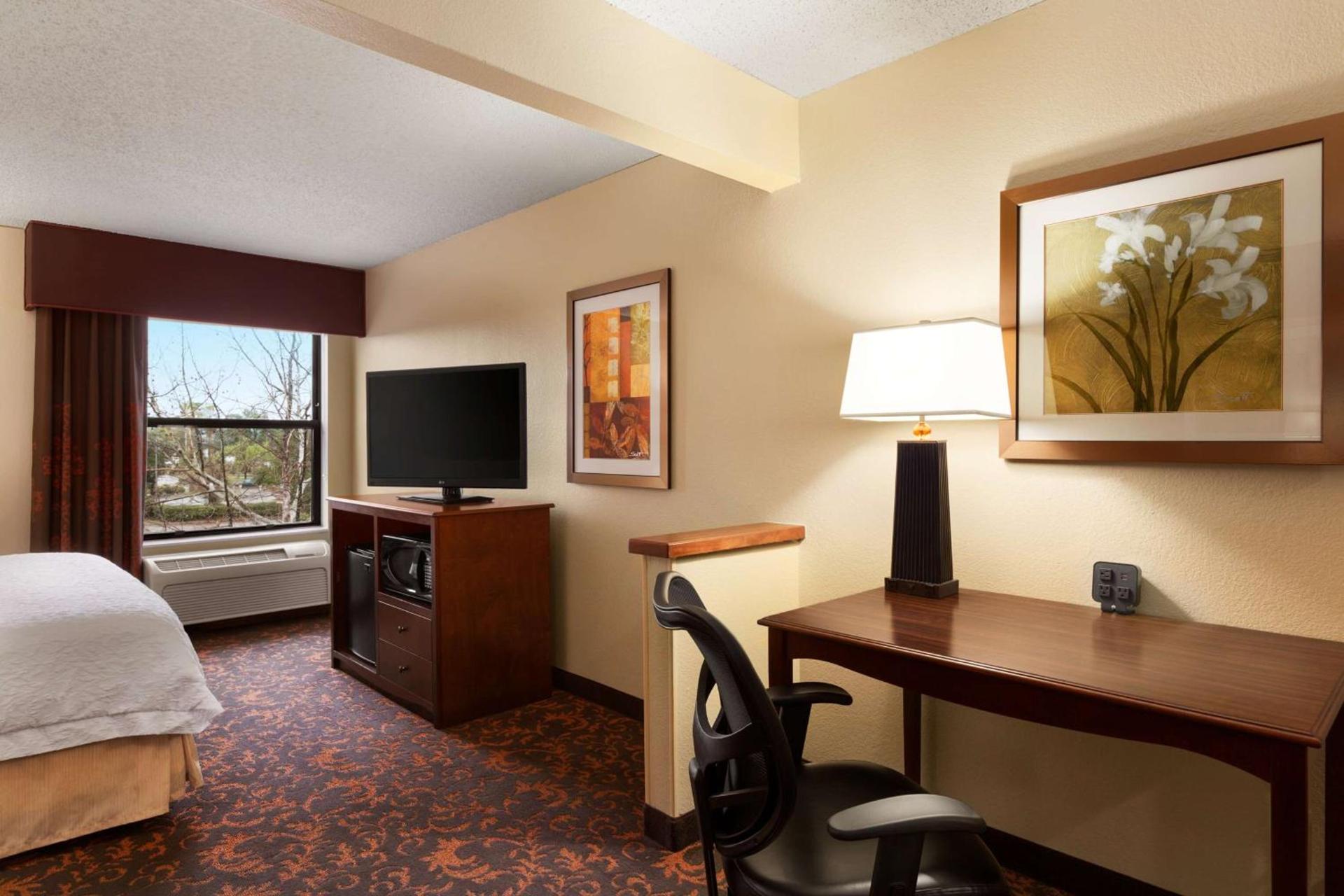 Hampton Inn Houston Willowbrook Mall photo 17