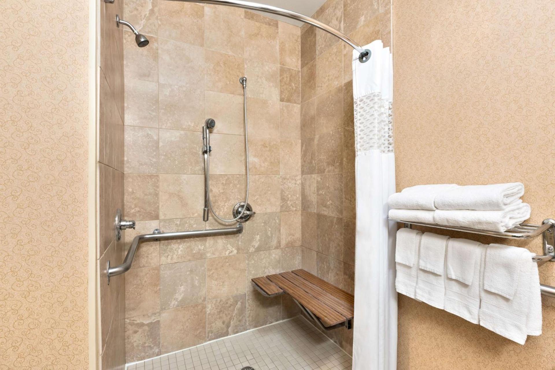Hampton Inn Houston Willowbrook Mall photo 19