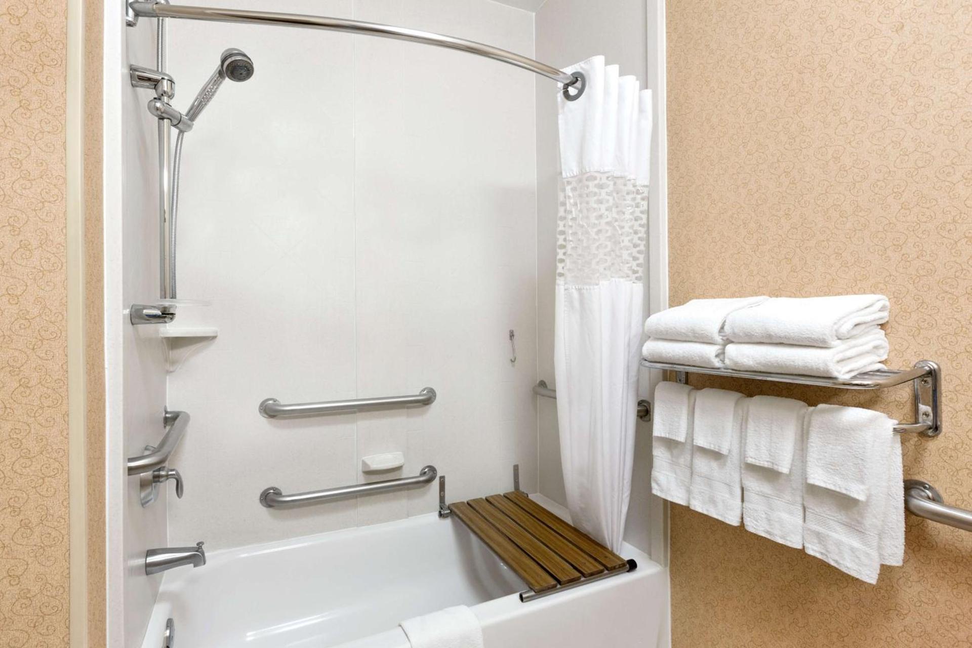 Hampton Inn Houston Willowbrook Mall photo 22