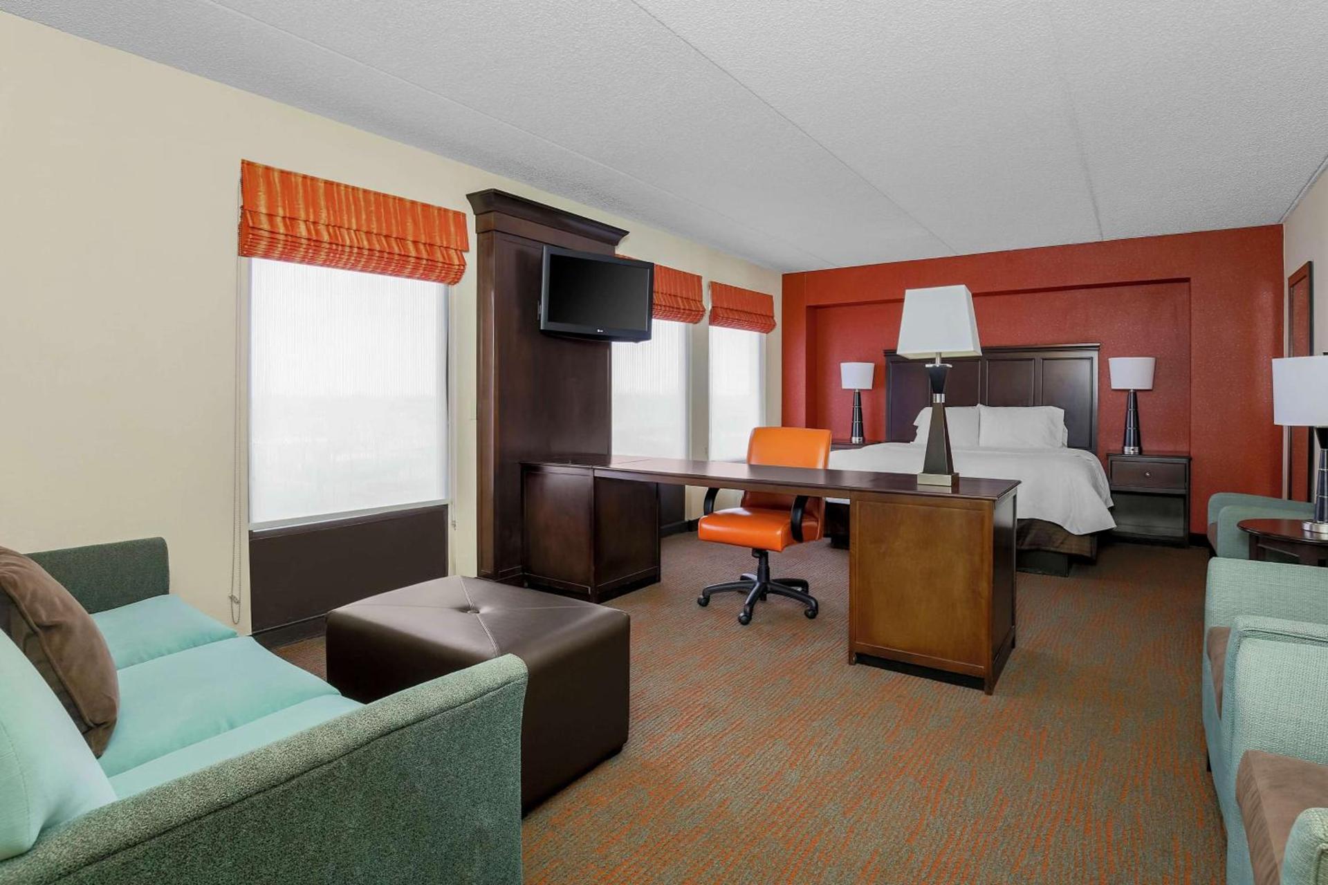 Hampton Inn Chicago-Midway Airport photo 12