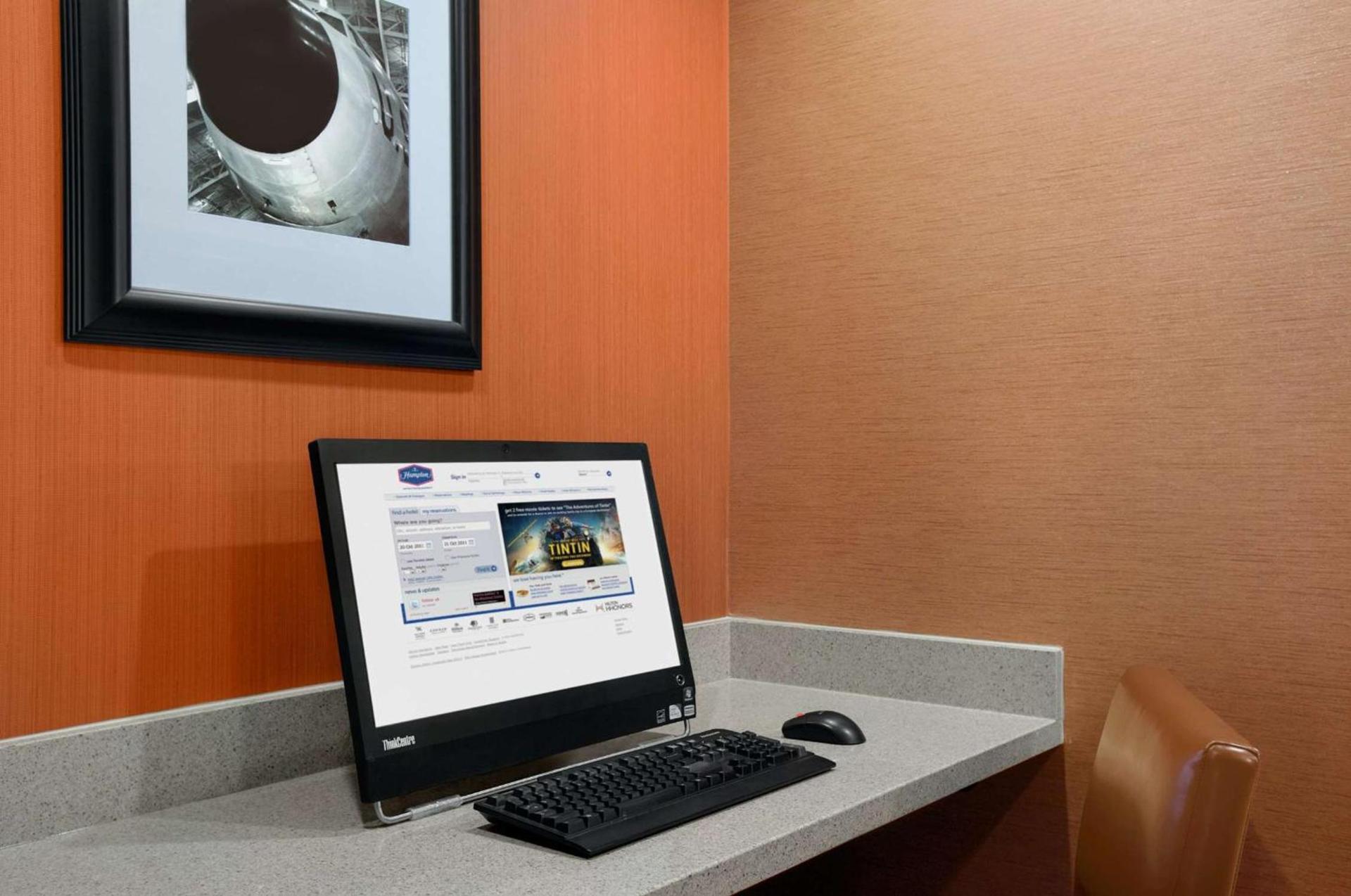Hampton Inn Chicago-Midway Airport photo 24