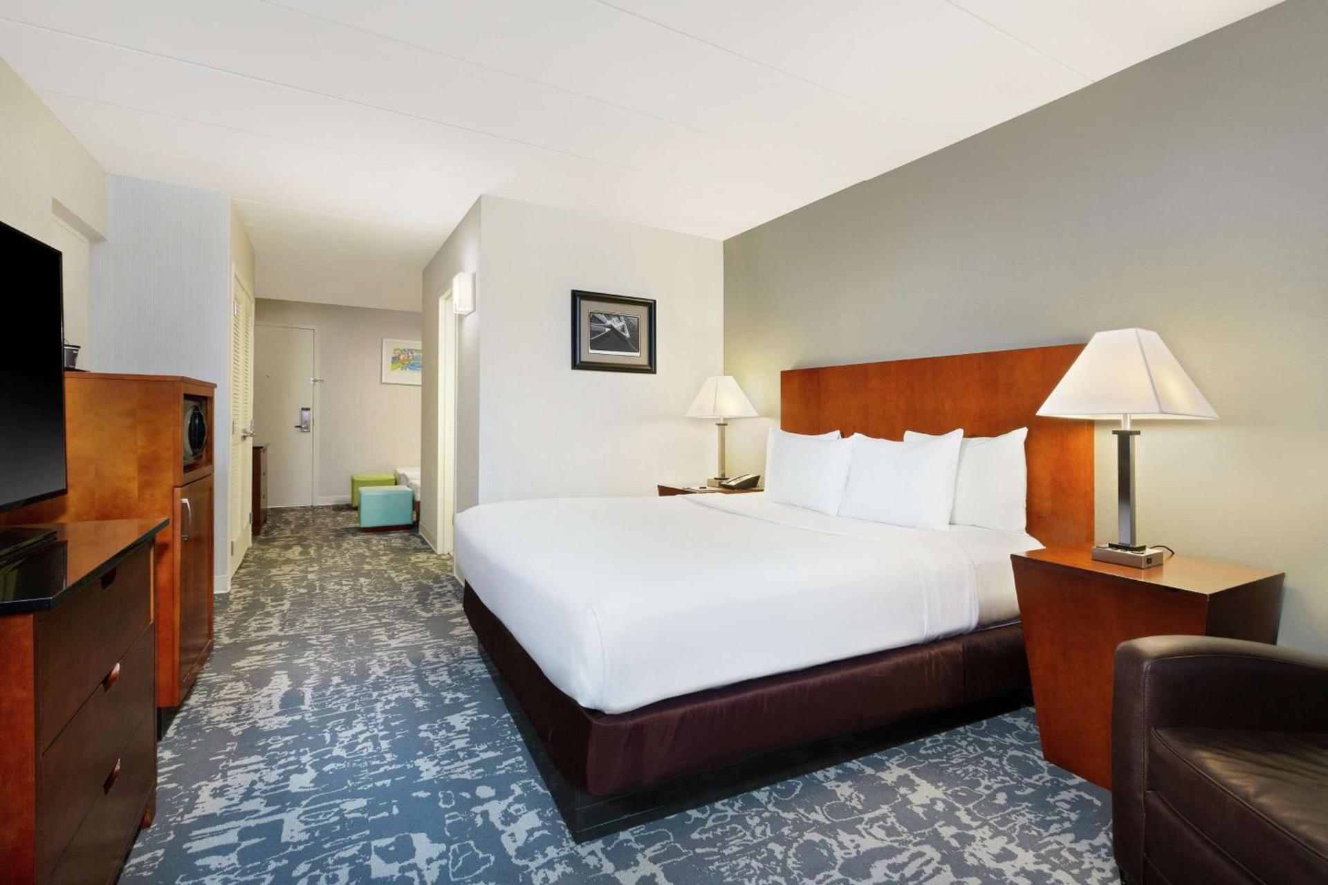 DoubleTree Boston North Shore Danvers photo 18