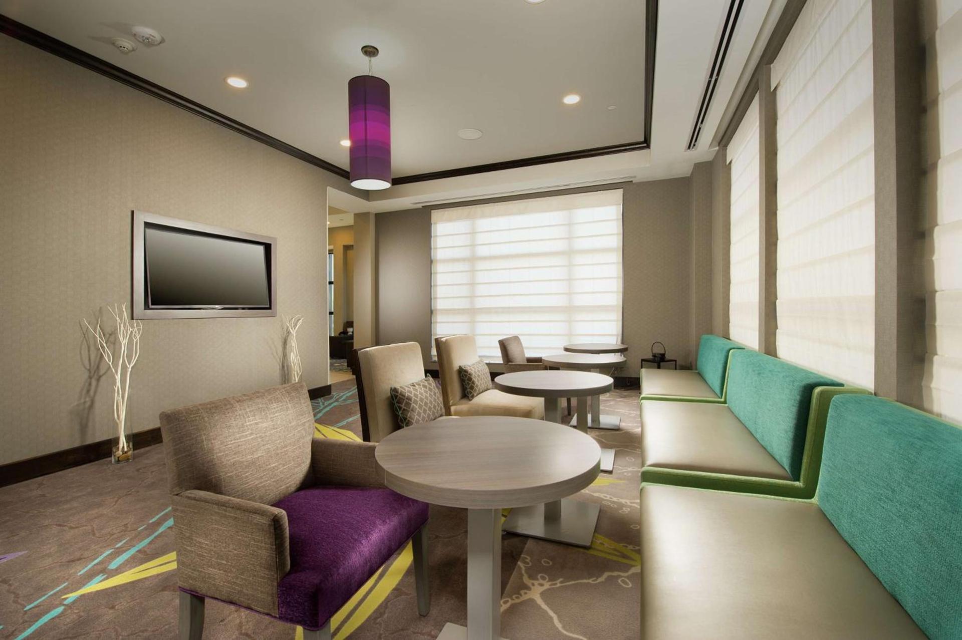 Hilton Garden Inn College Station photo 6