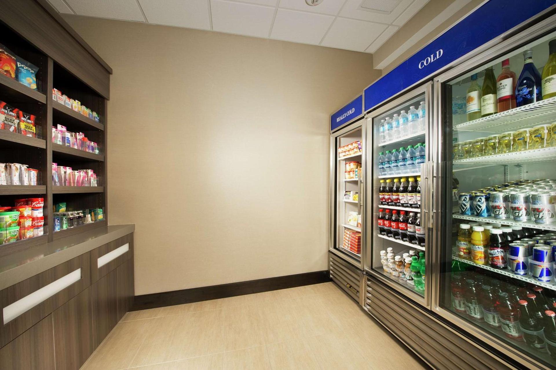 Hilton Garden Inn College Station photo 8