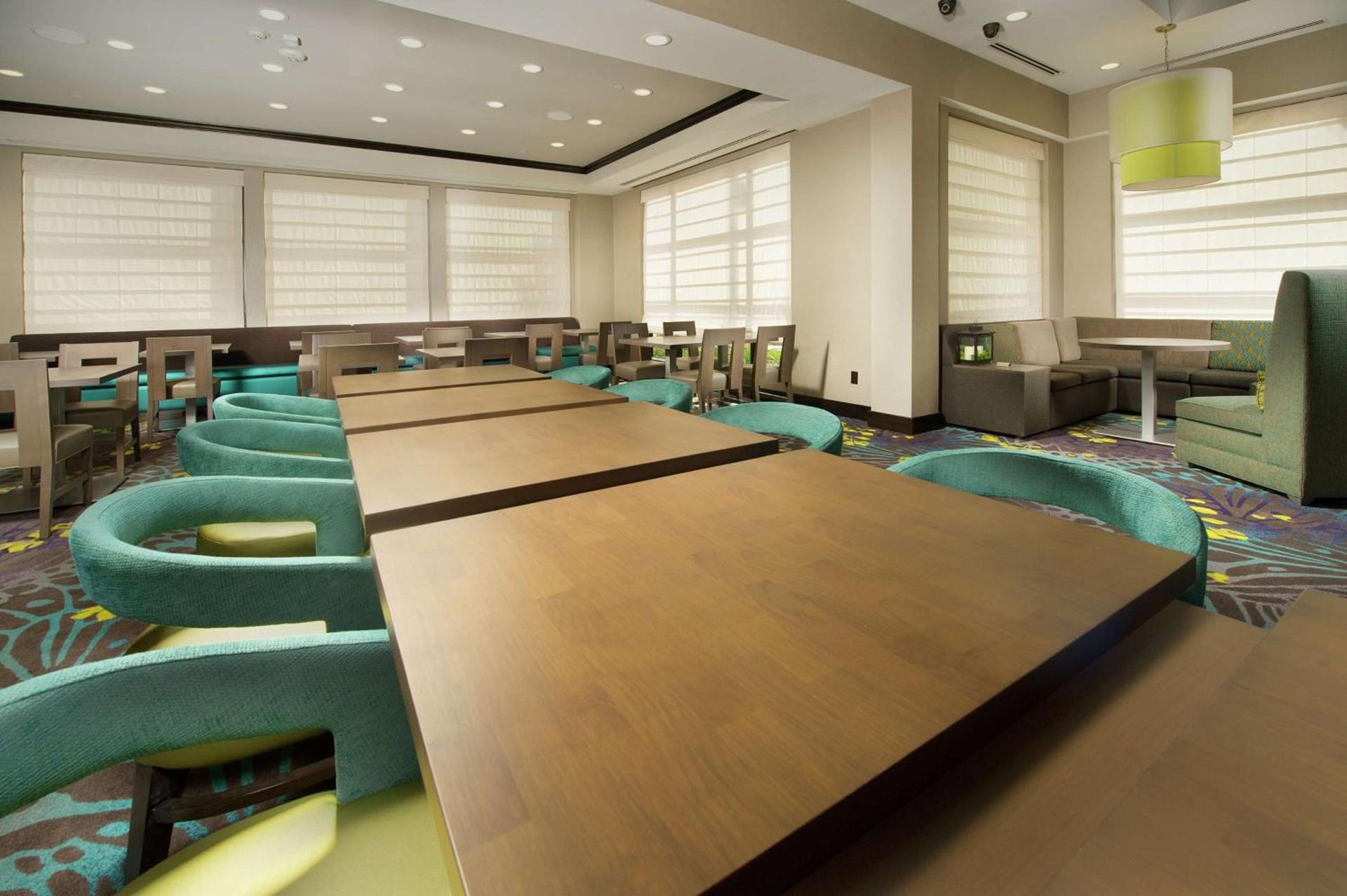 Hilton Garden Inn College Station photo 11