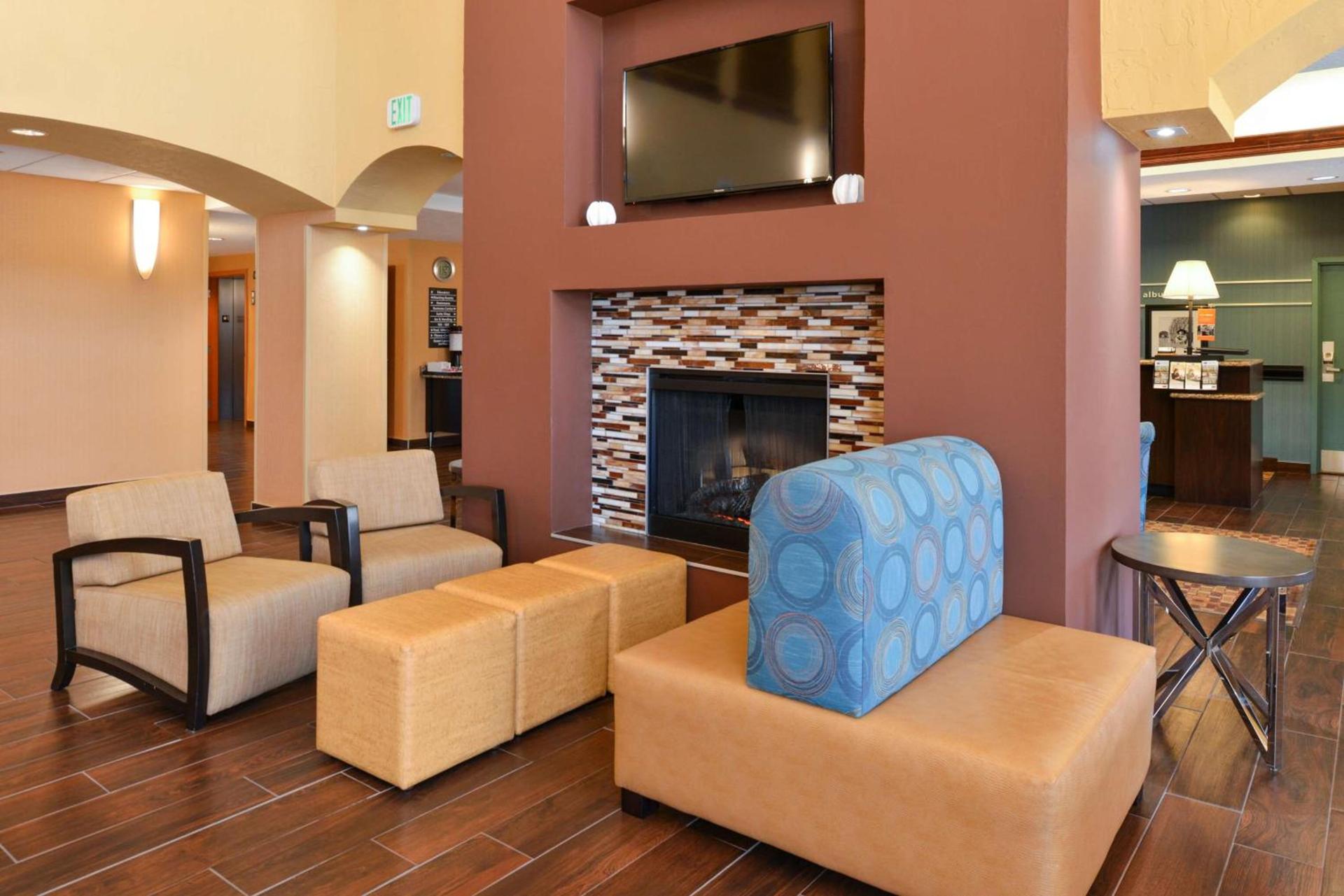 Hampton Inn & Suites - Coors Road photo 5