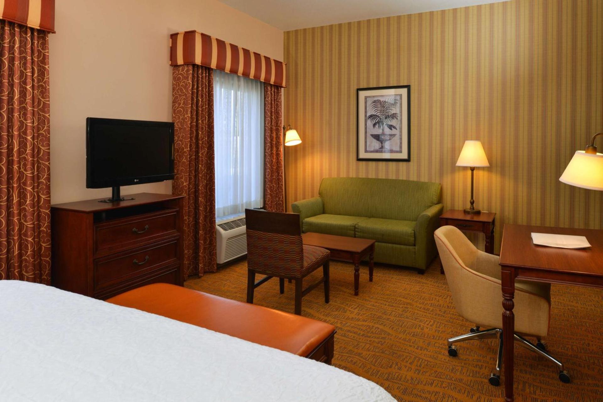 Hampton Inn & Suites - Coors Road photo 16