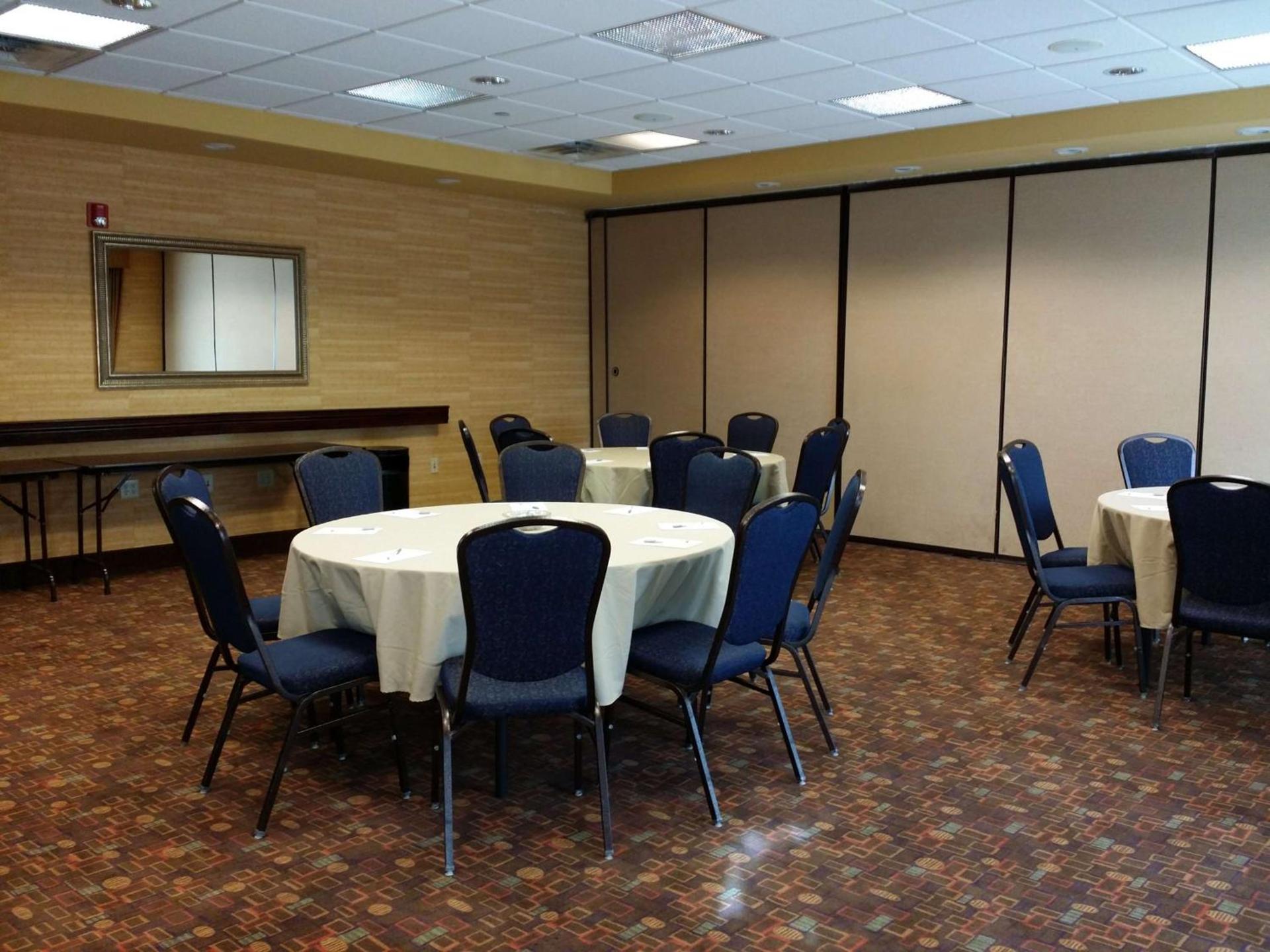 Hampton Inn & Suites - Coors Road photo 26