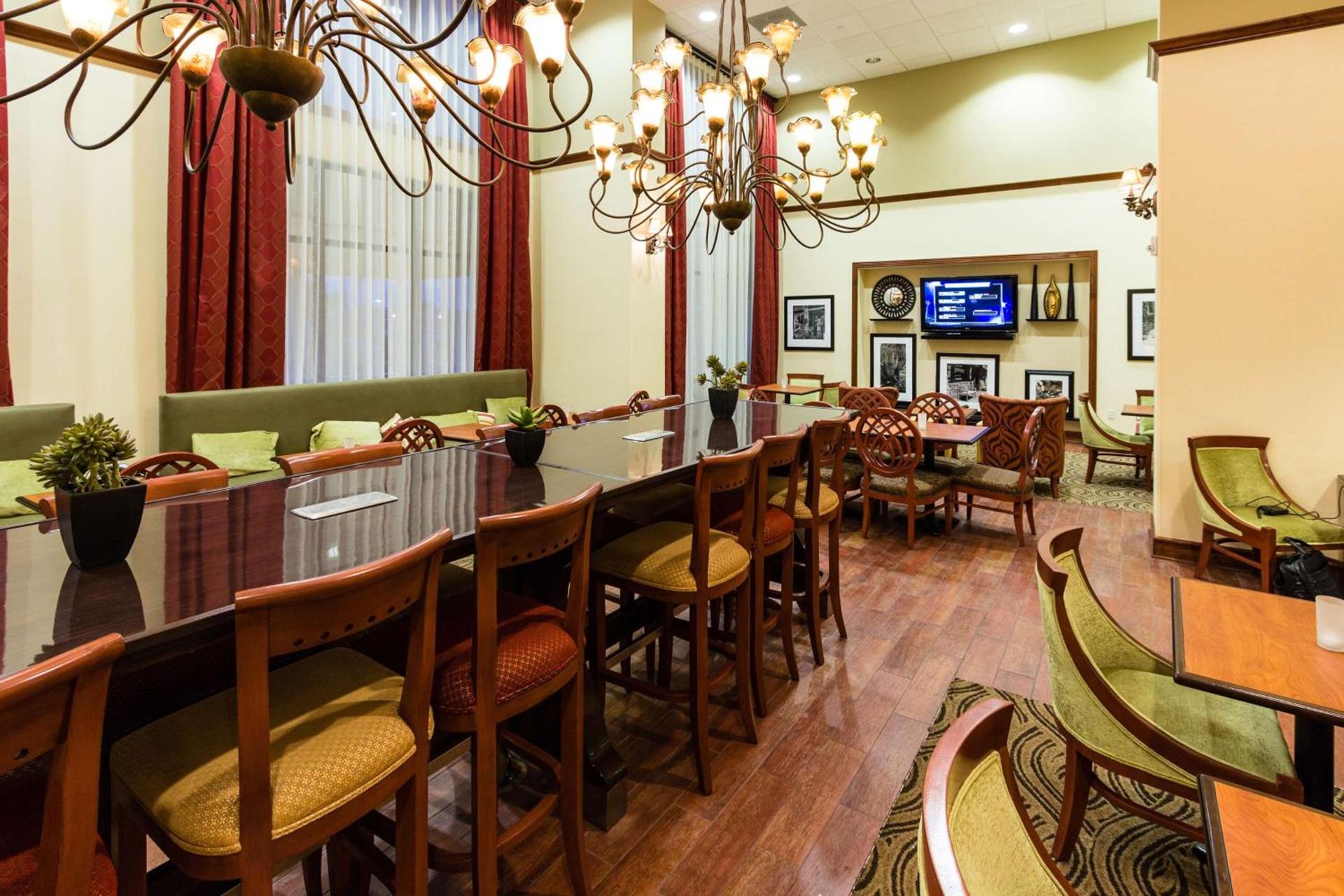 Hampton Inn & Suites by Hilton Tomball Houston NW photo 10