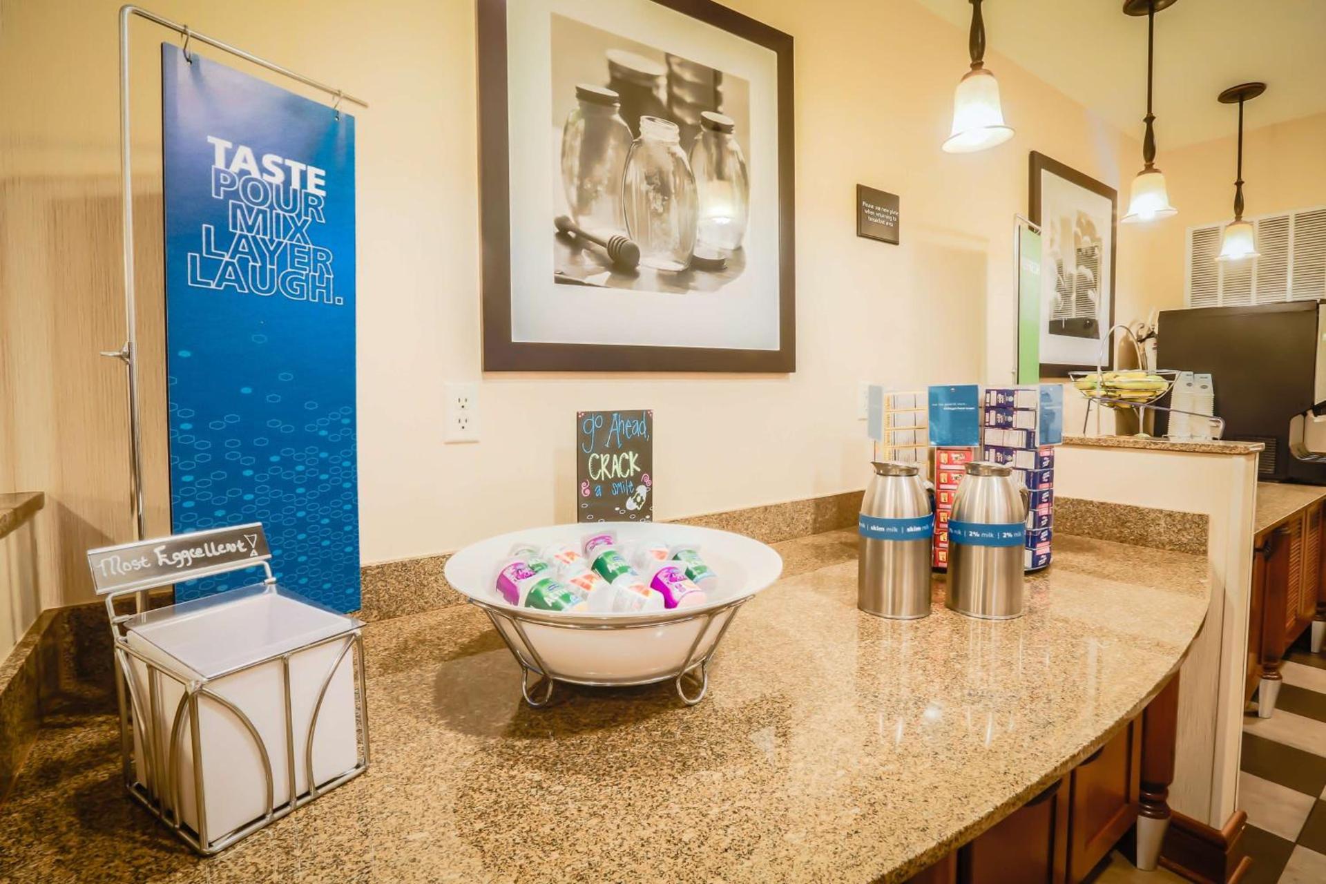 Hampton Inn & Suites by Hilton Tomball Houston NW photo 17