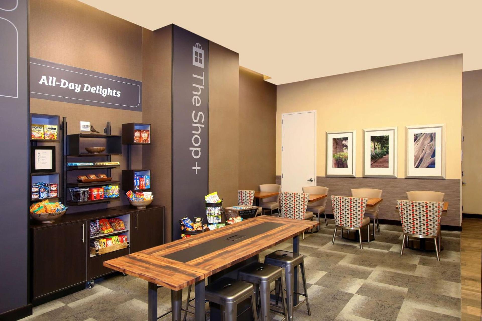 Hilton Garden Inn West 35th Street photo 11