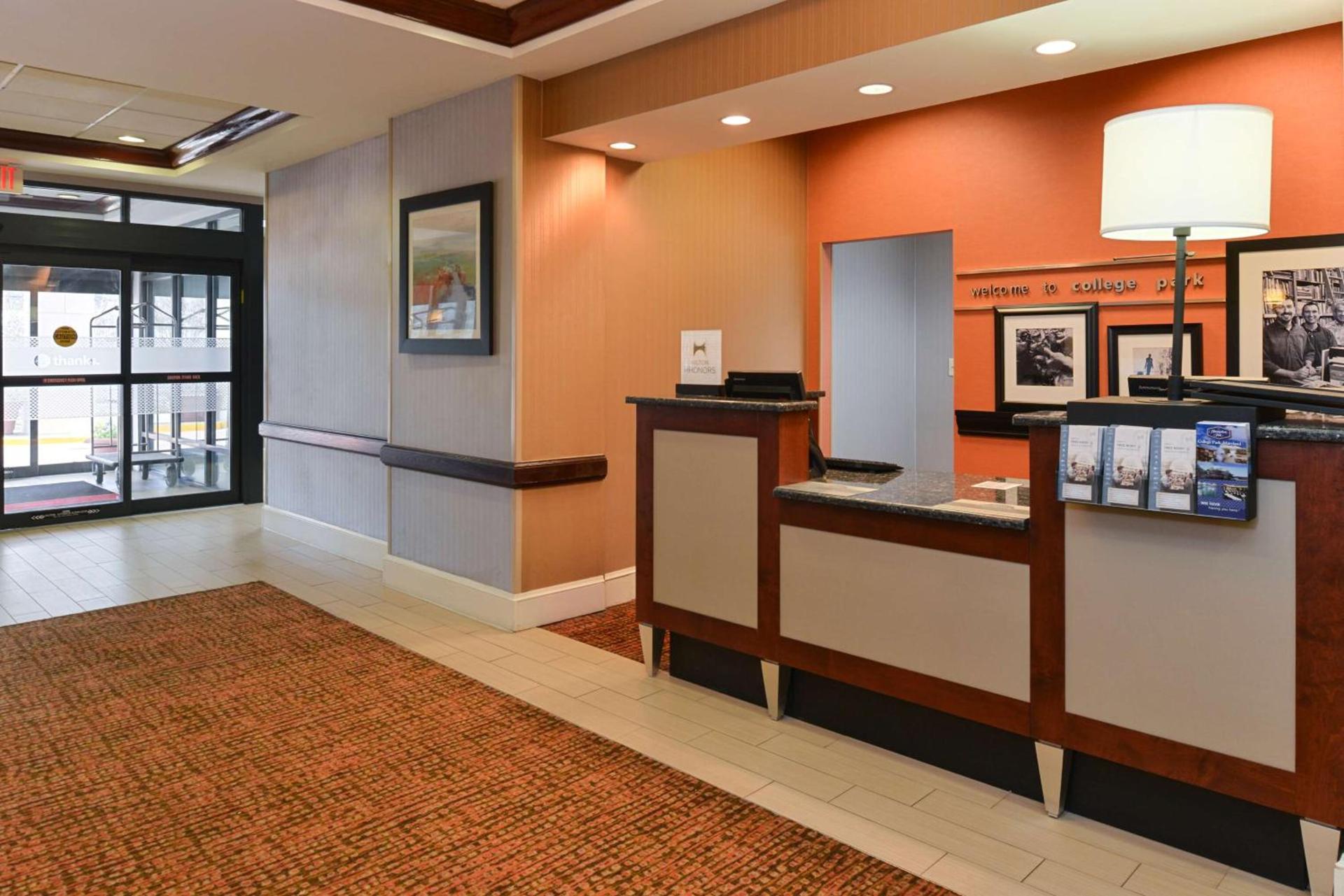 Hampton Inn College Park photo 8