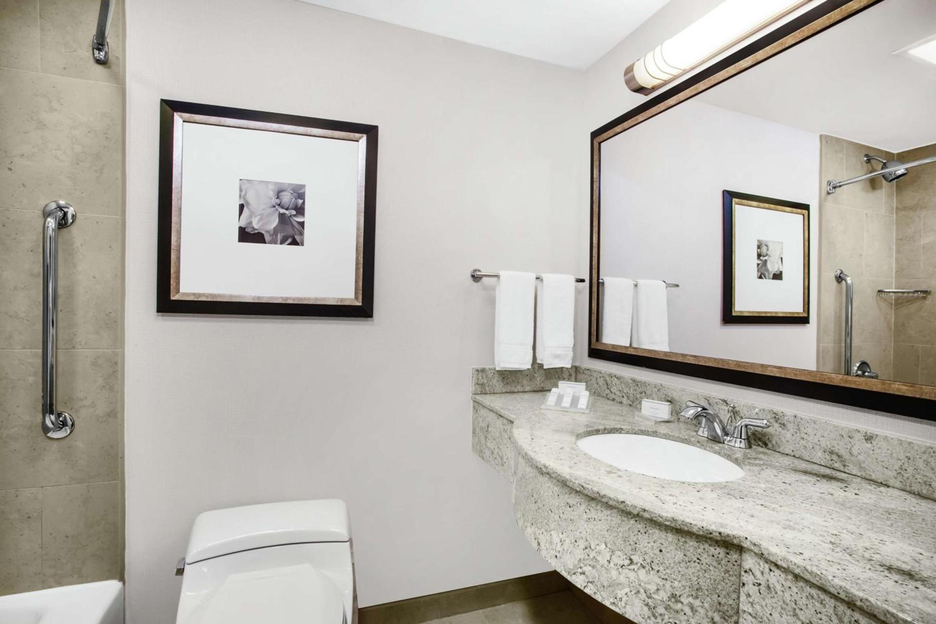 Hilton Garden Inn West 35th Street photo 25