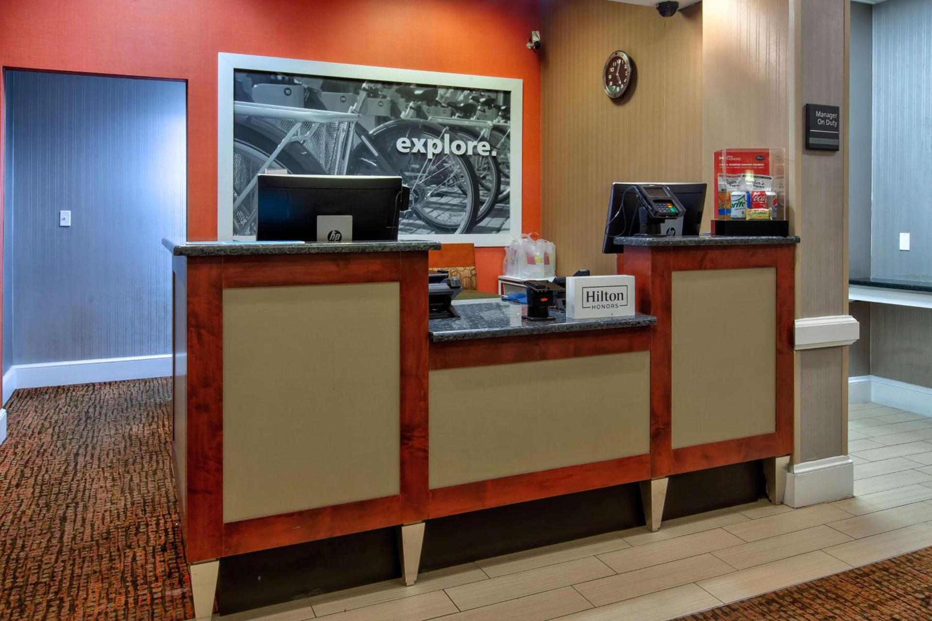 Hampton Inn College Park photo 11