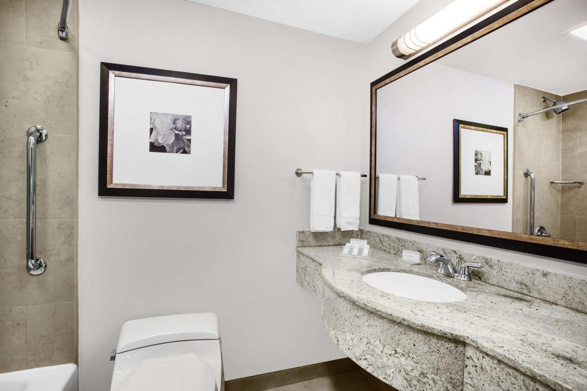 Hilton Garden Inn West 35th Street photo 31