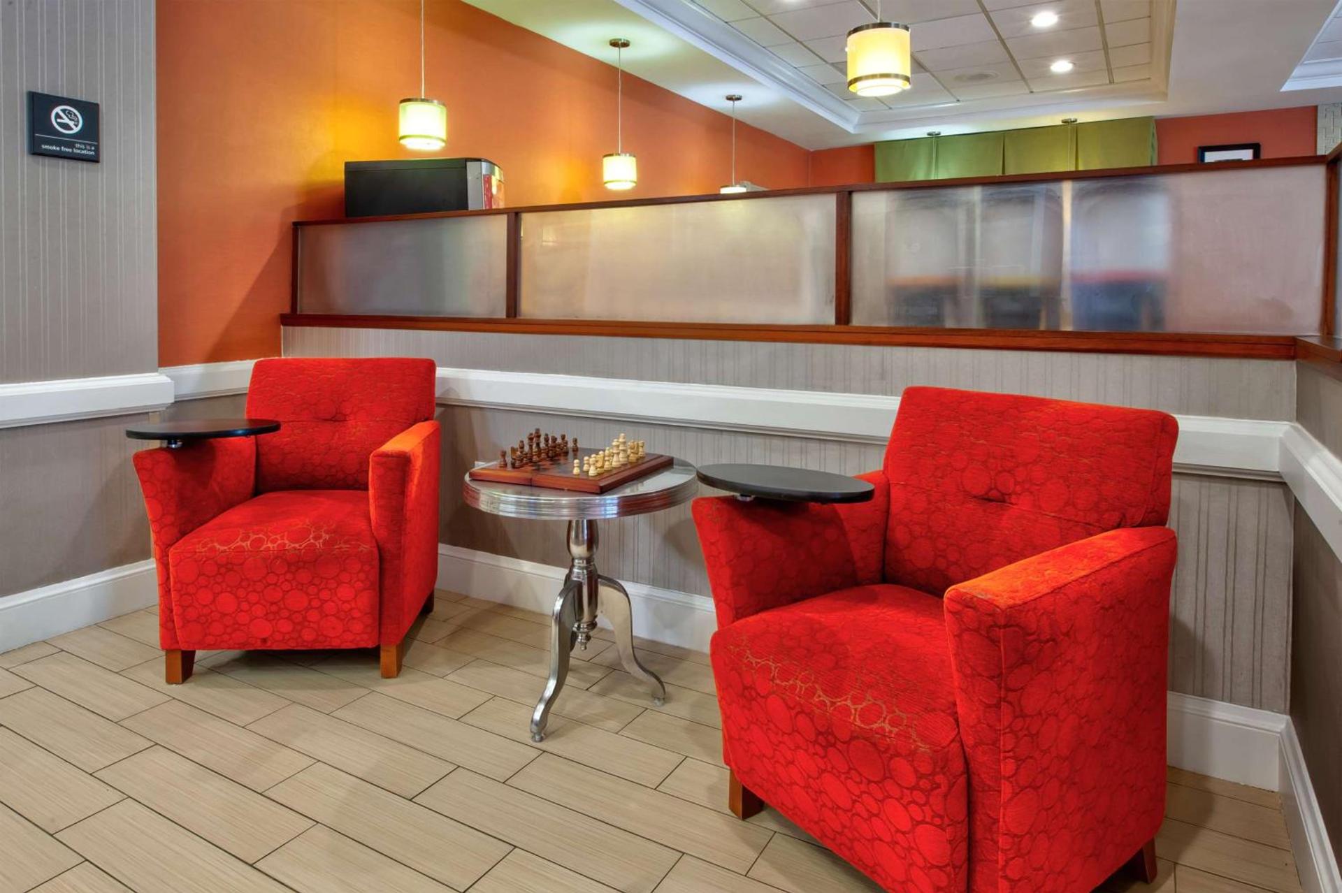 Hampton Inn College Park photo 12