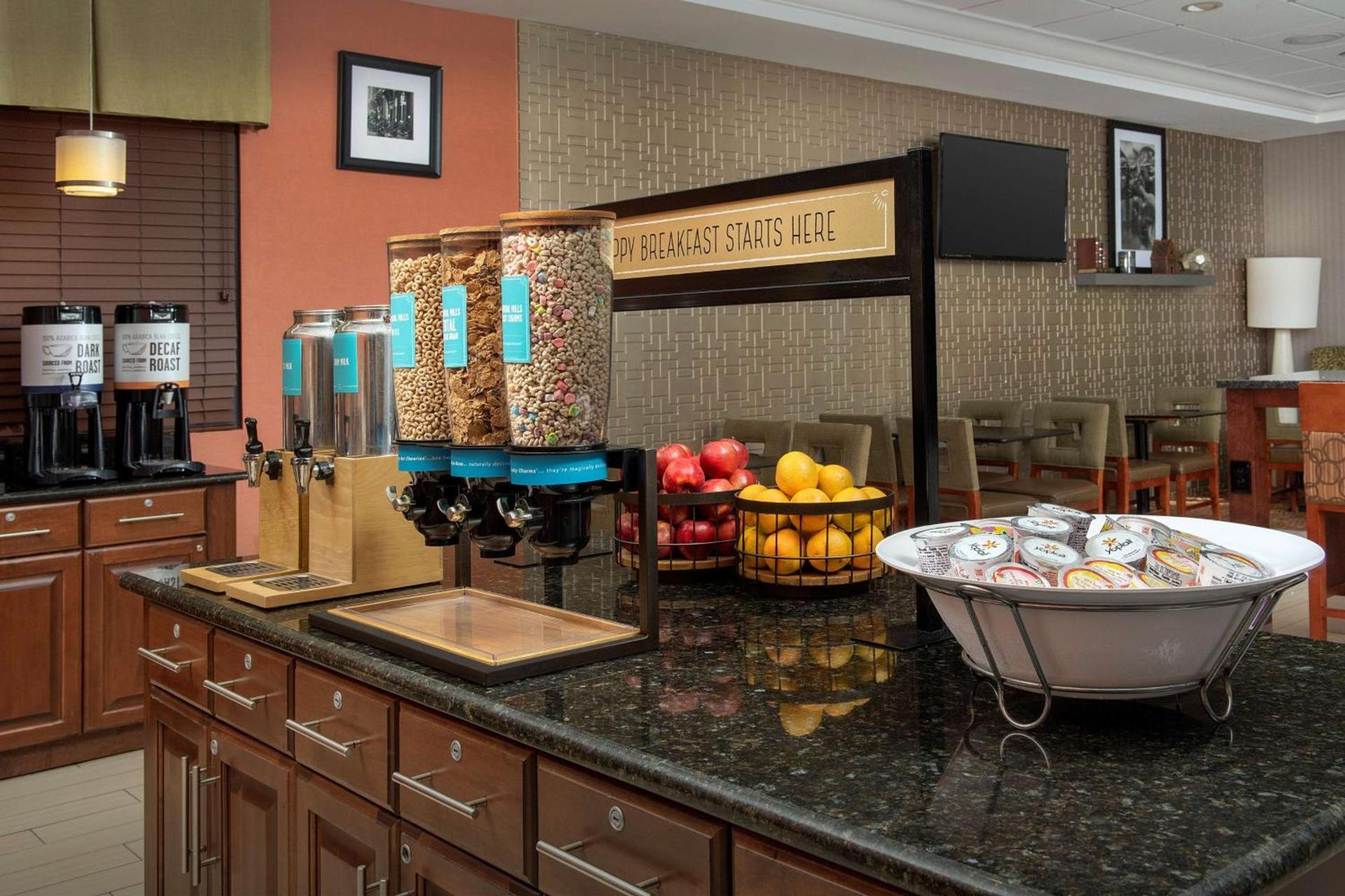 Hampton Inn College Park photo 14