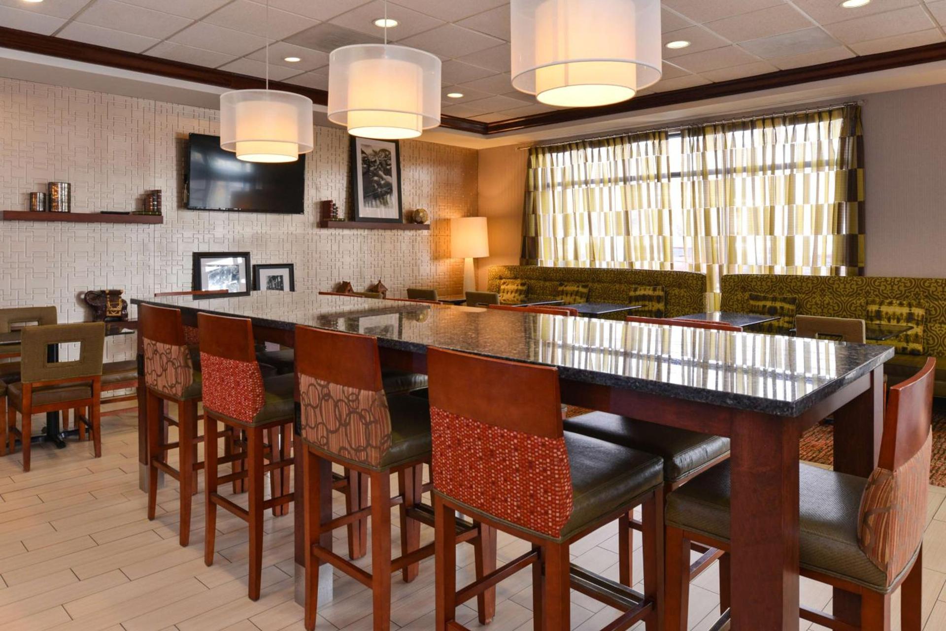 Hampton Inn College Park photo 17