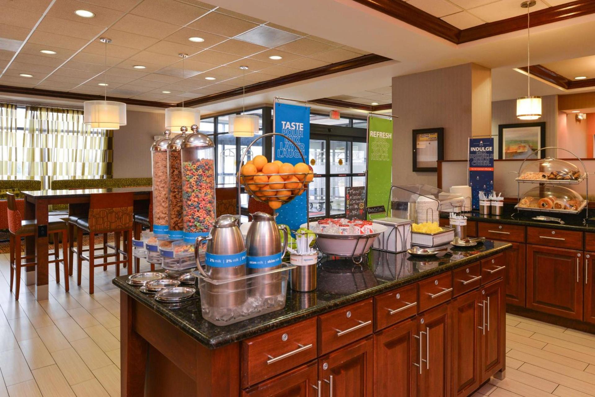 Hampton Inn College Park photo 21