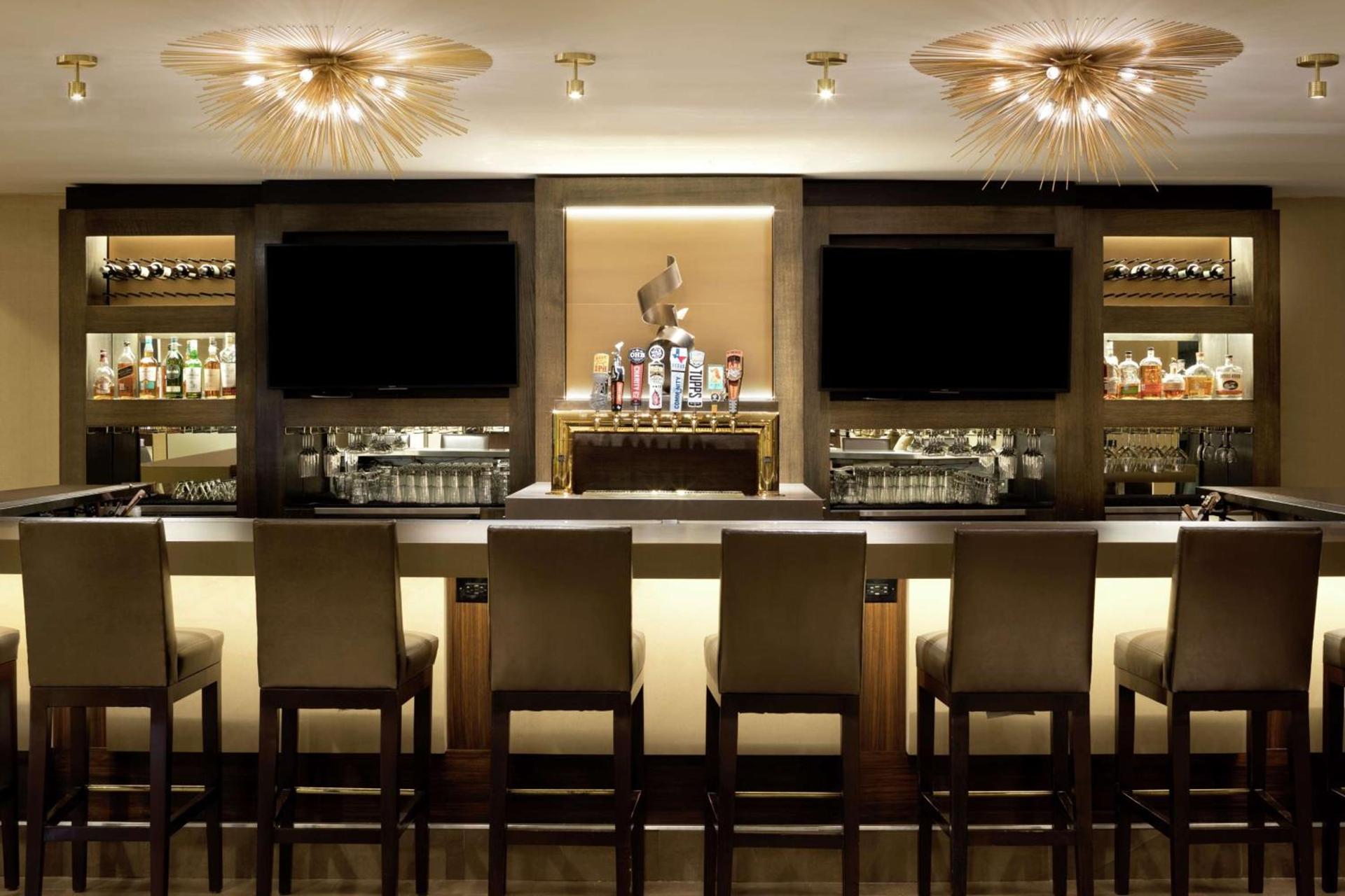 DoubleTree by Hilton Hotel Dallas Campbell Centre photo 5